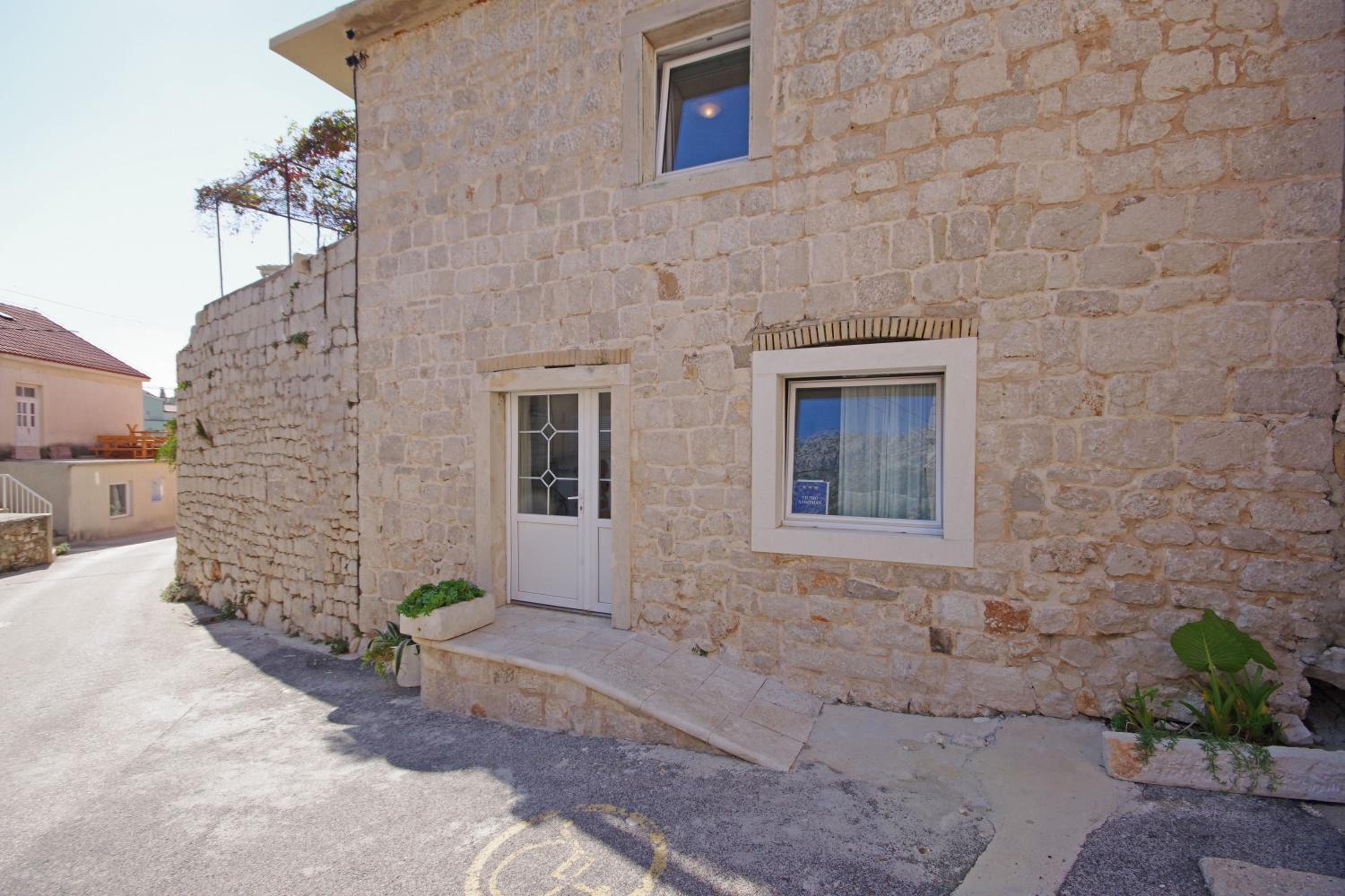 Studio with Terrace - Photo 12