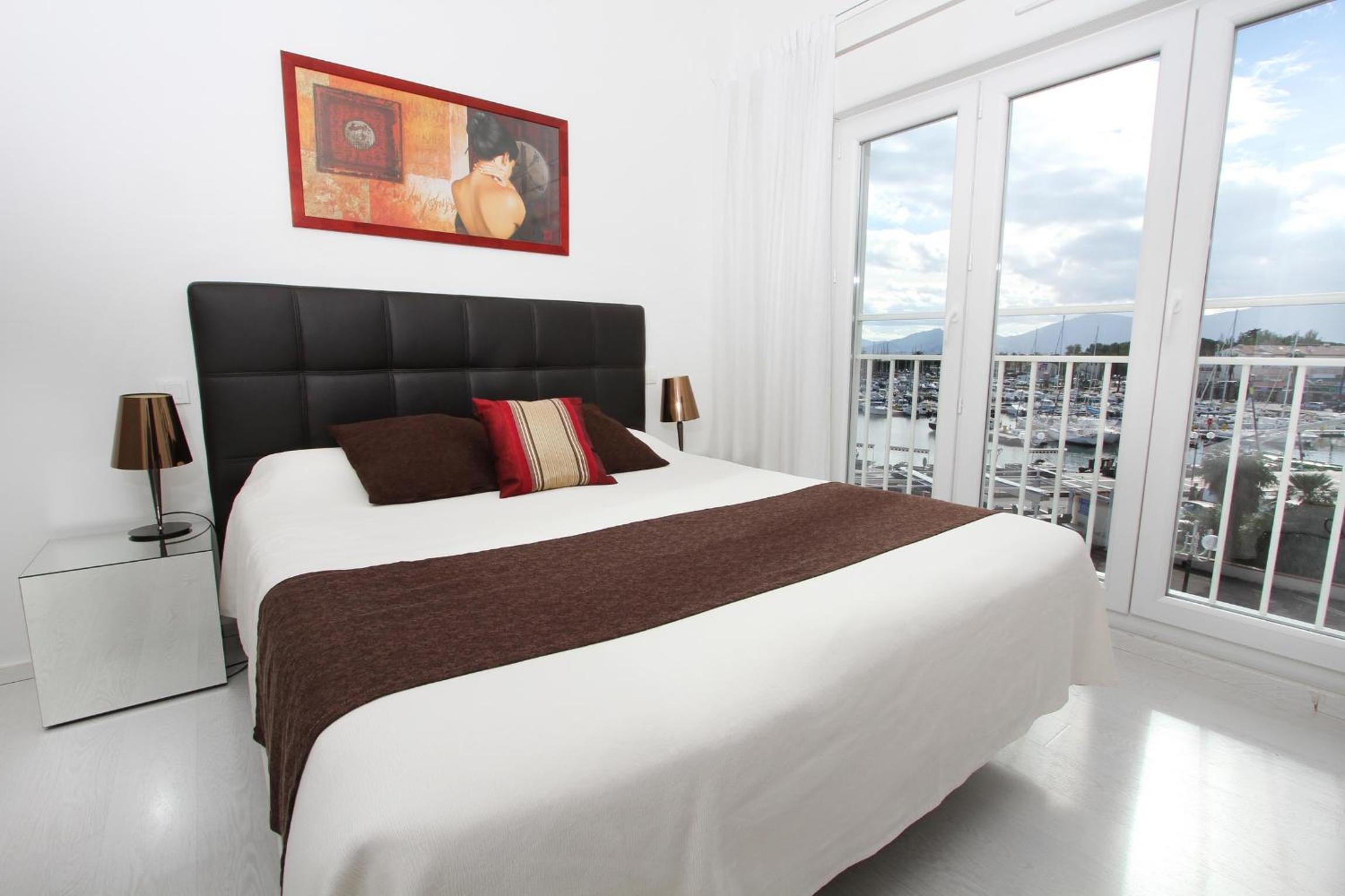 Duplex Apartment with View - Photo 5