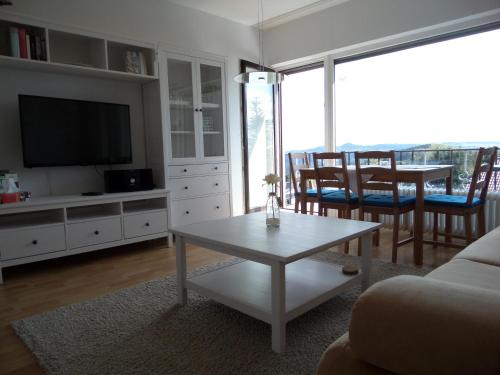 Apartment with Balcony photo 2