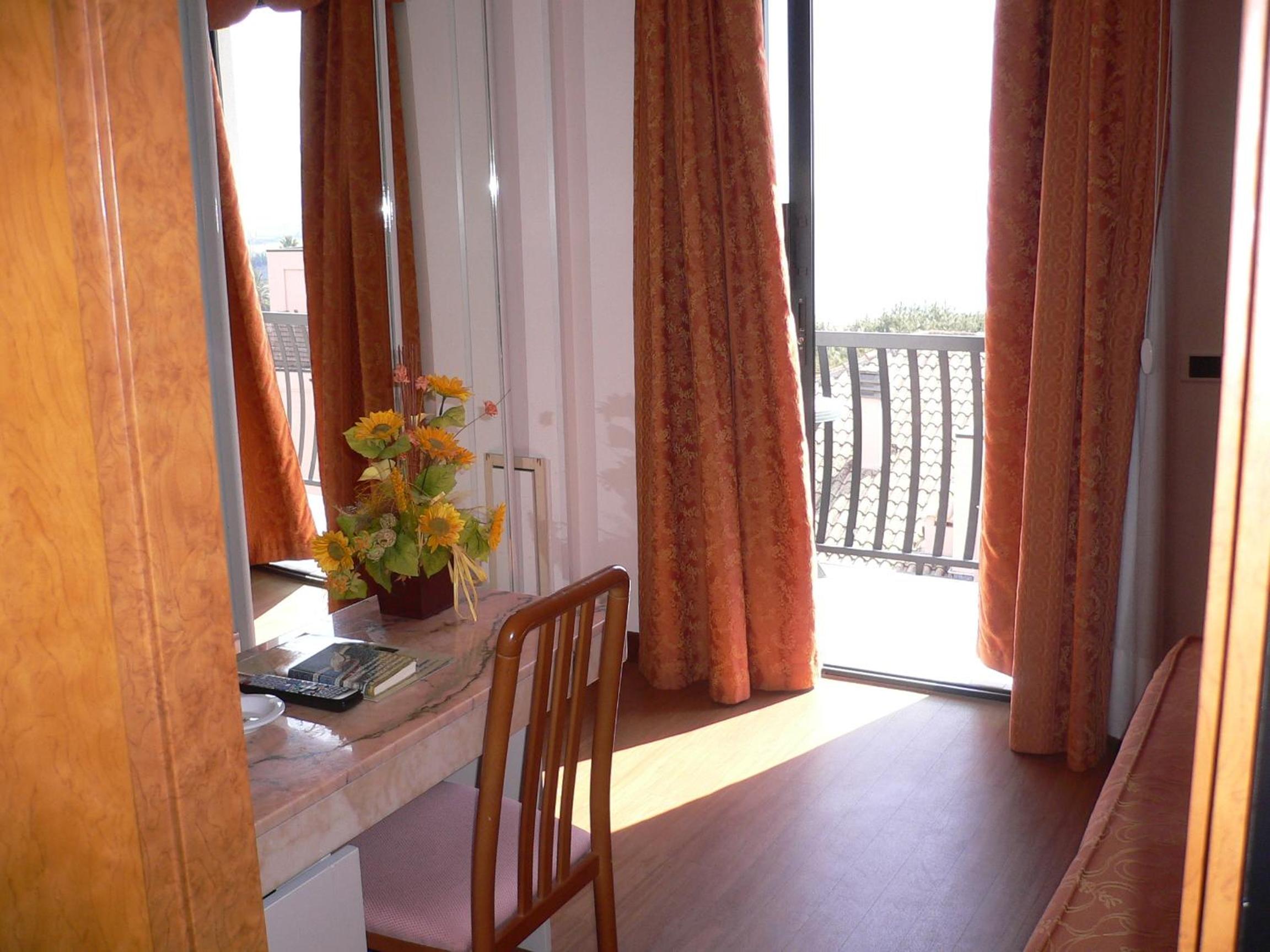 Double or Twin Room photo 2
