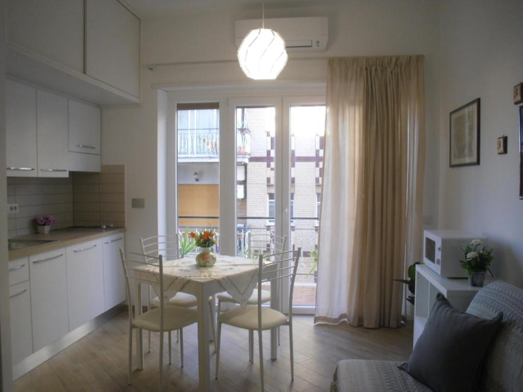 Studio Apartment with Balcony