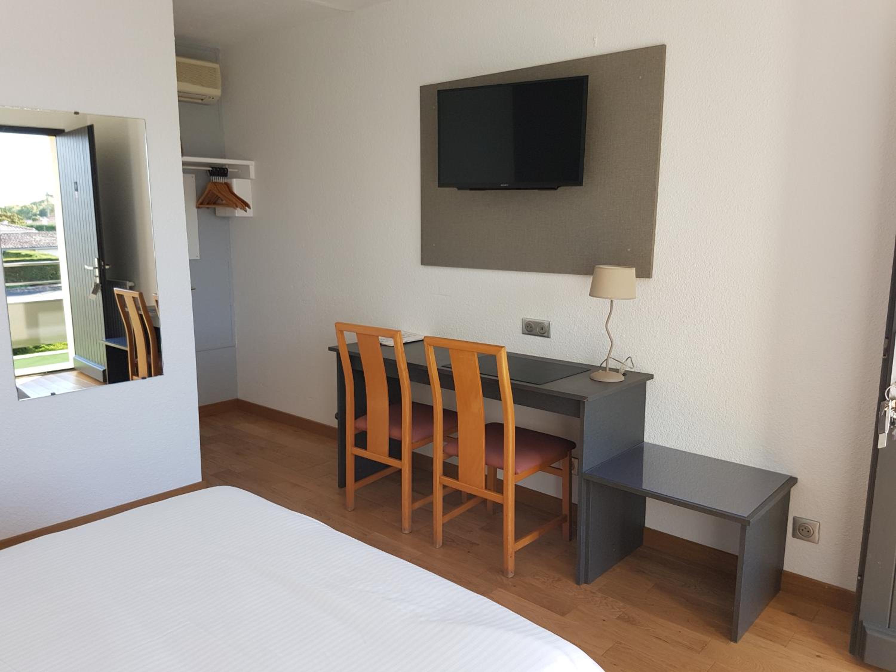 Double Room - Photo 5
