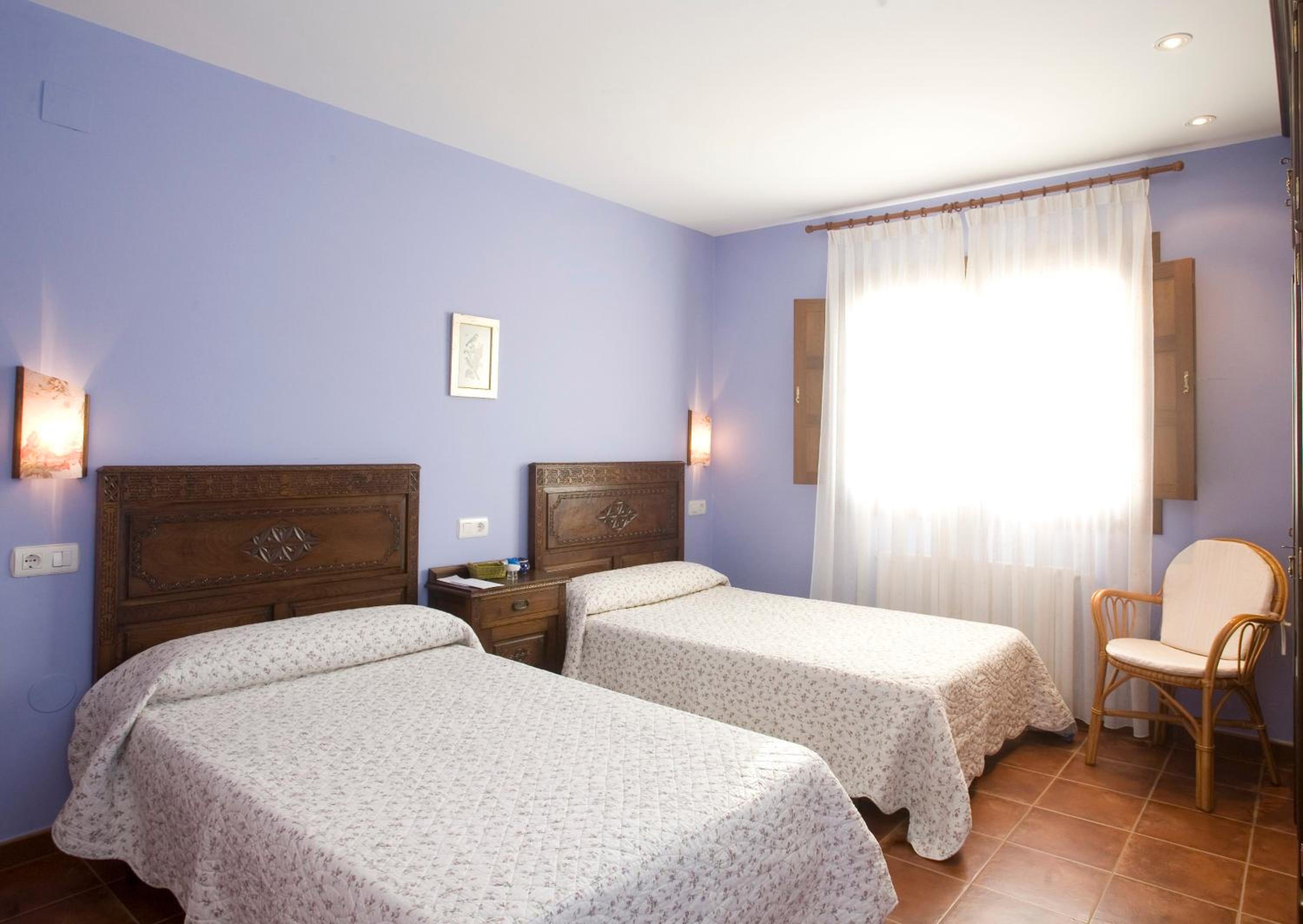 Standard Double Room - Photo 5