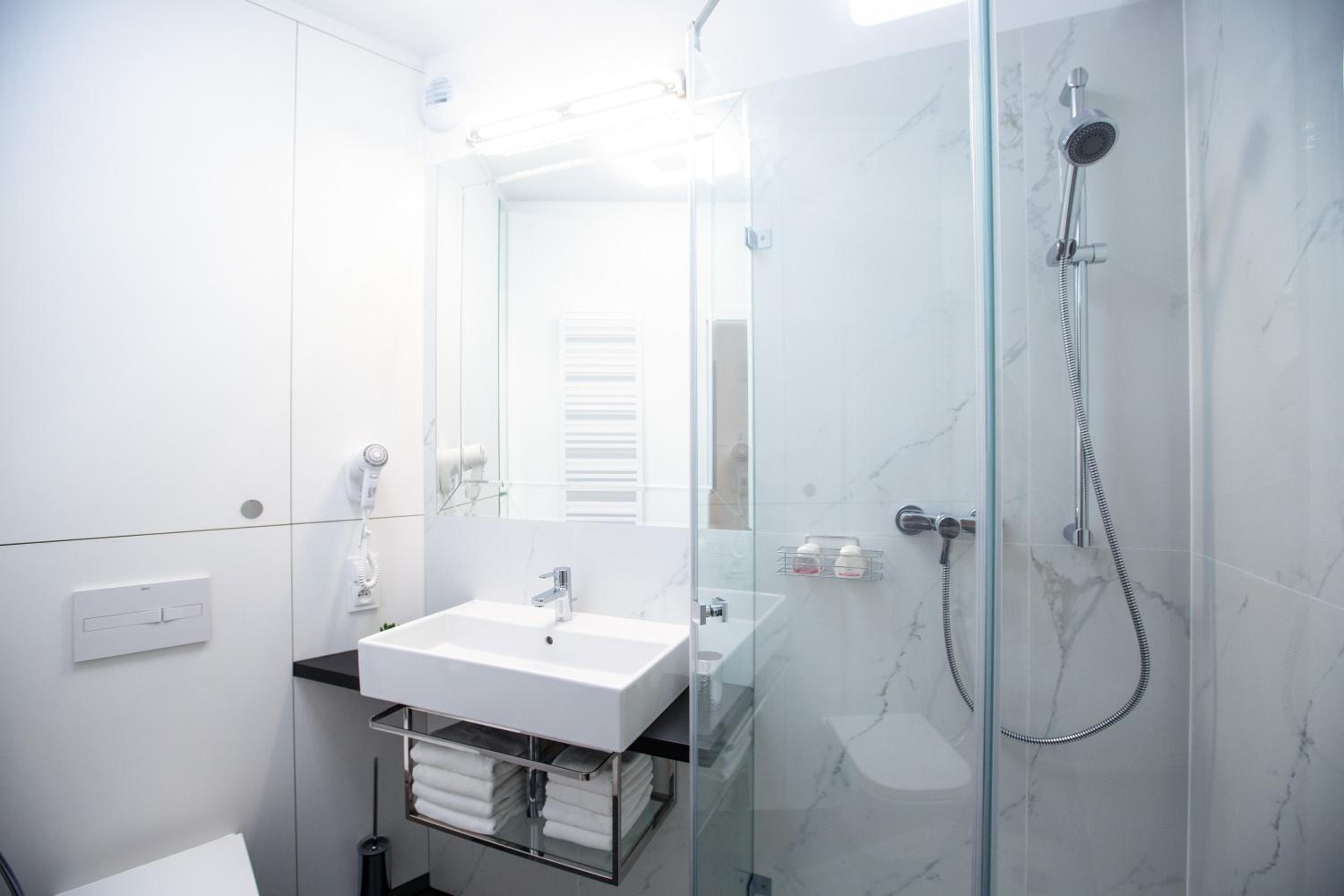 Studio Apartment - Photo 3