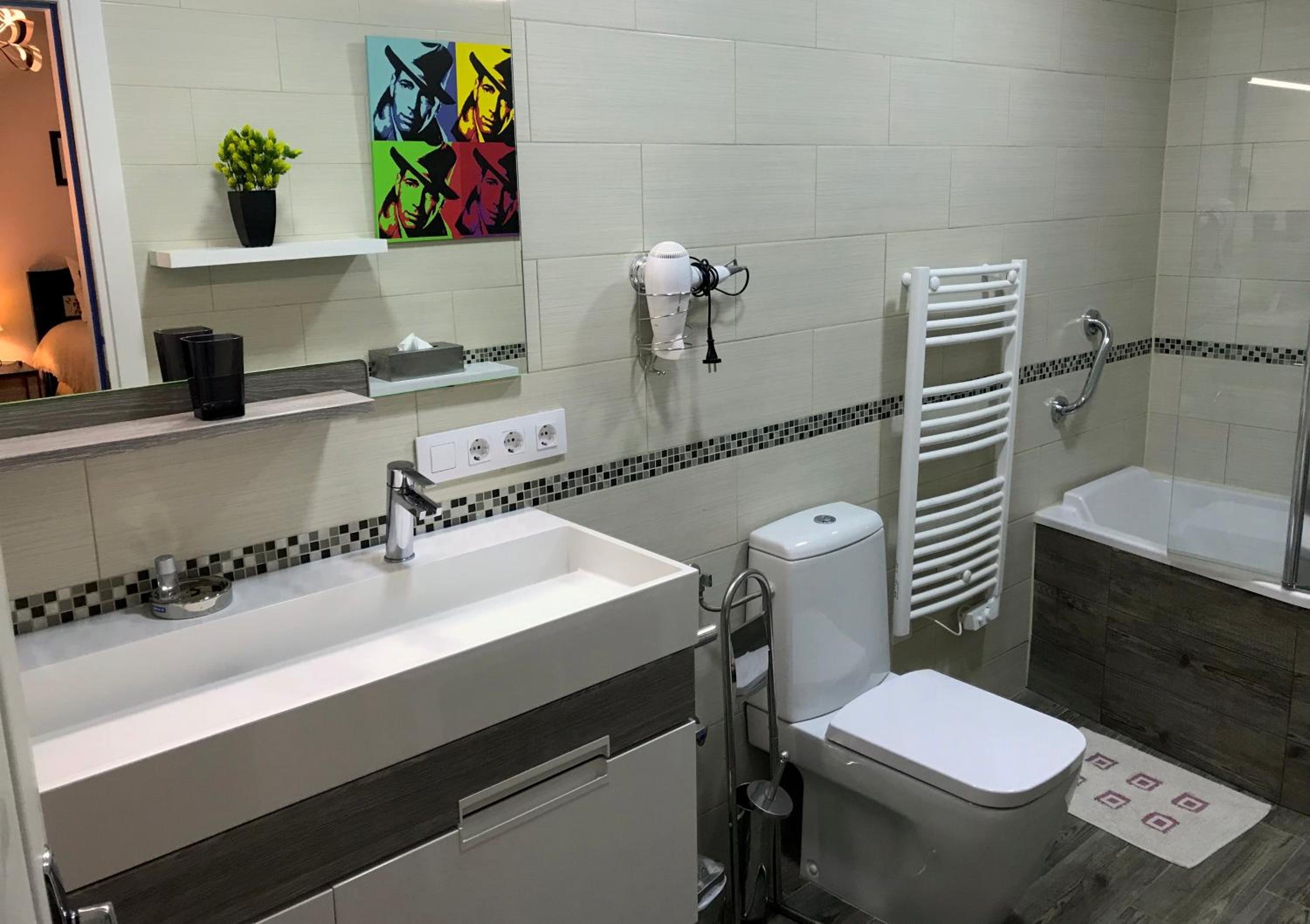 Large Double or Twin Room photo 2