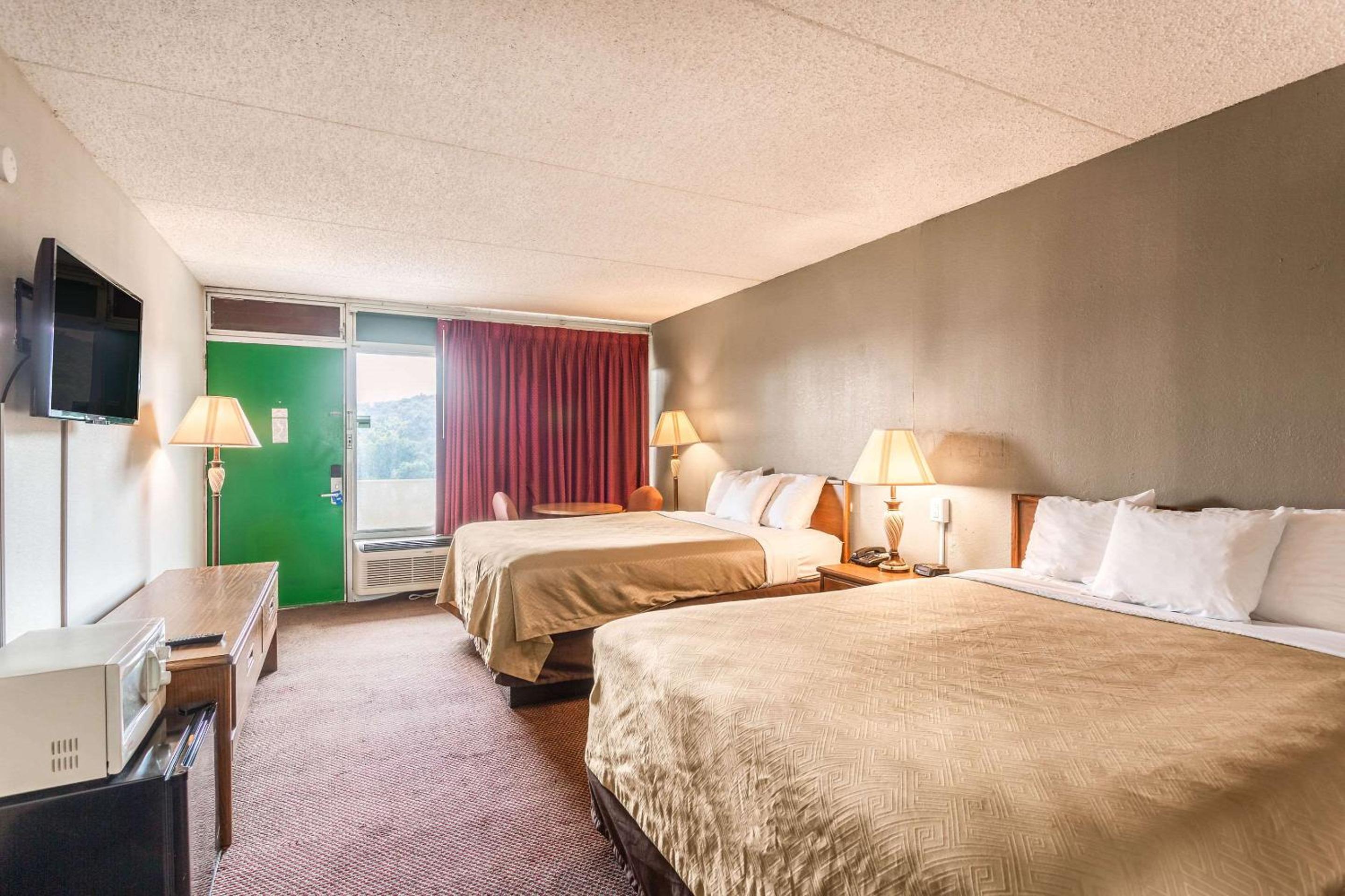 Double Room with Two Double Beds - Non-Smoking photo 1