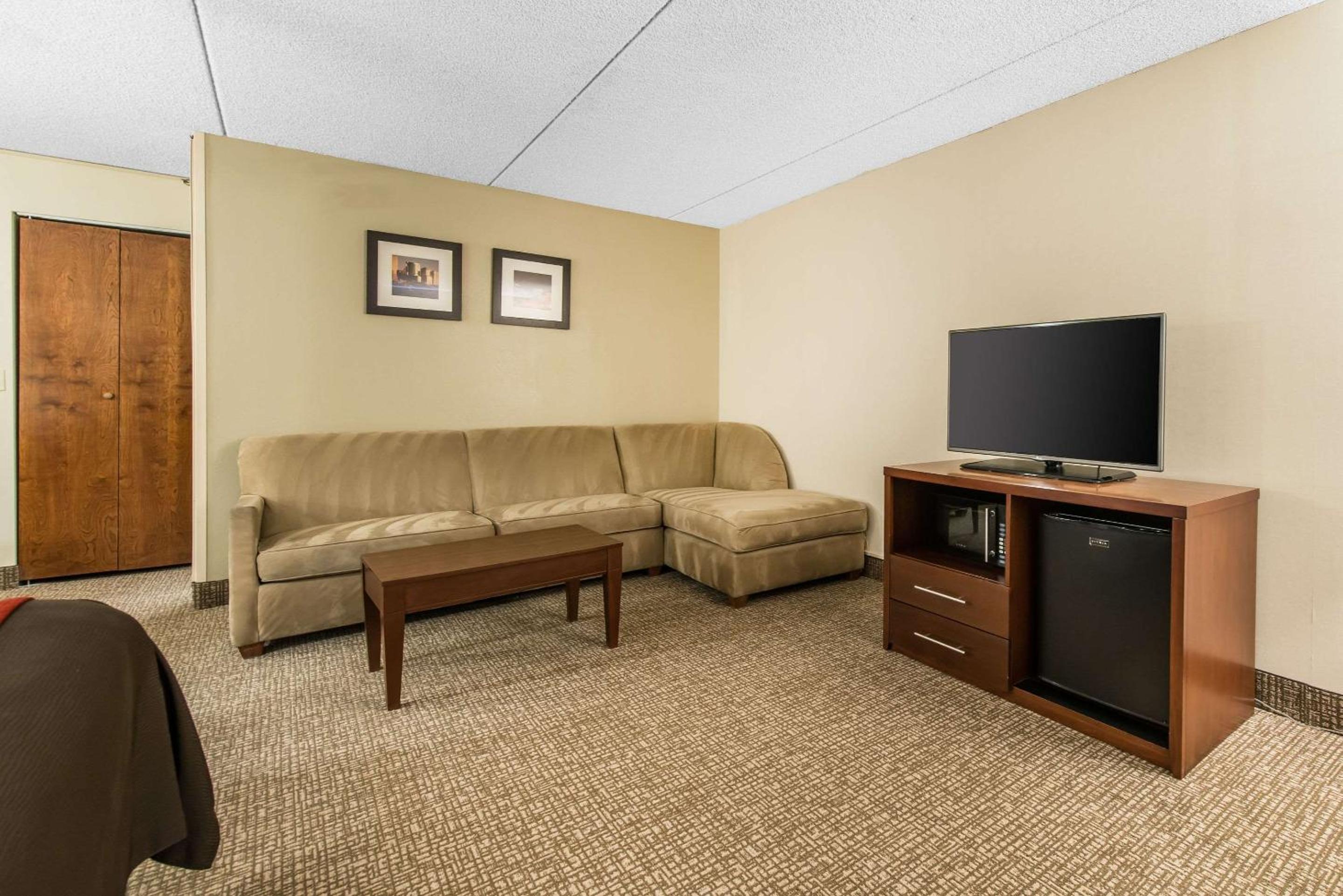 King Suite with Sofa Bed - Non-Smoking