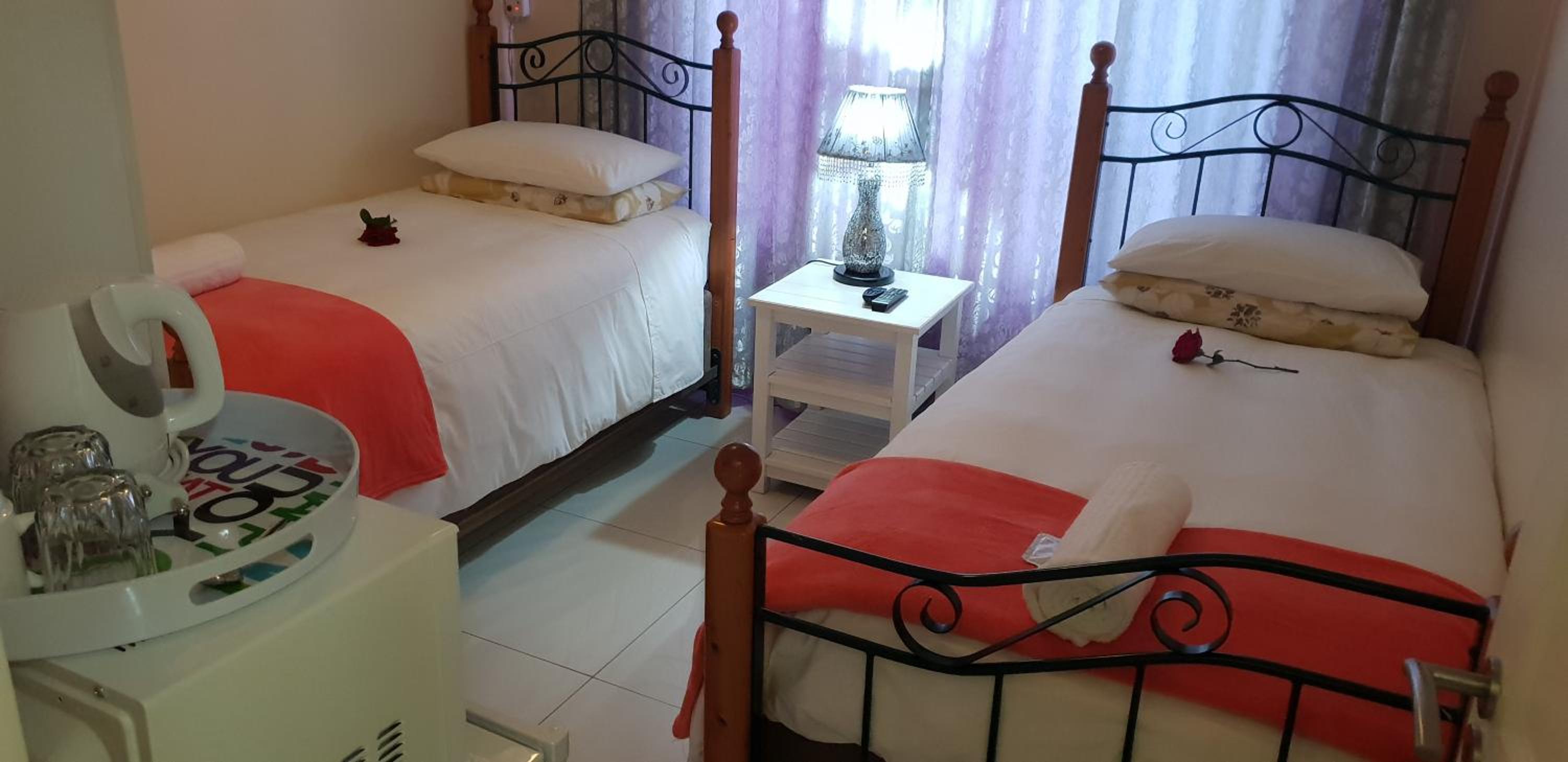 Budget Twin Room photo 2