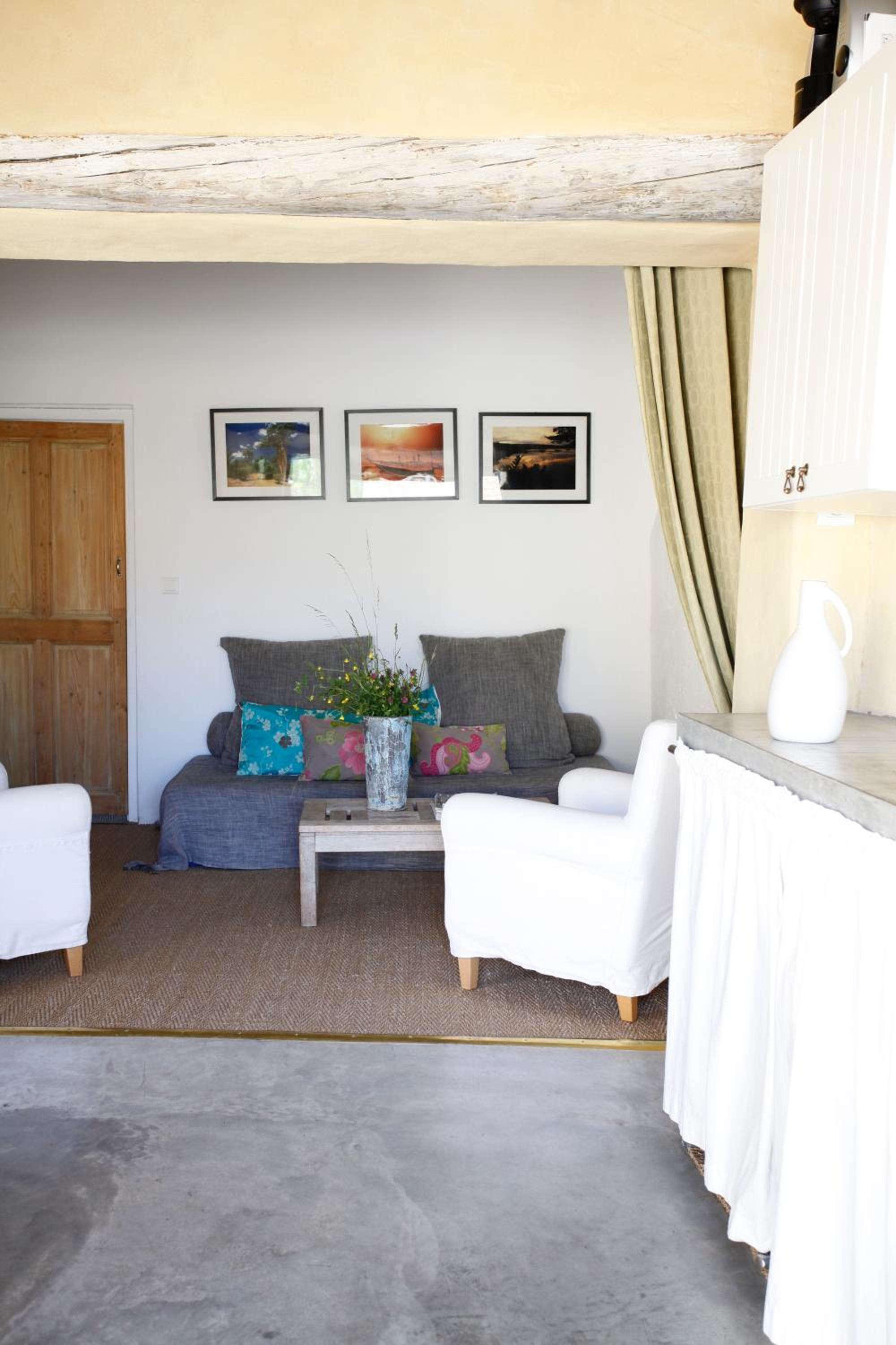 One-Bedroom Apartment with Terrace photo 3