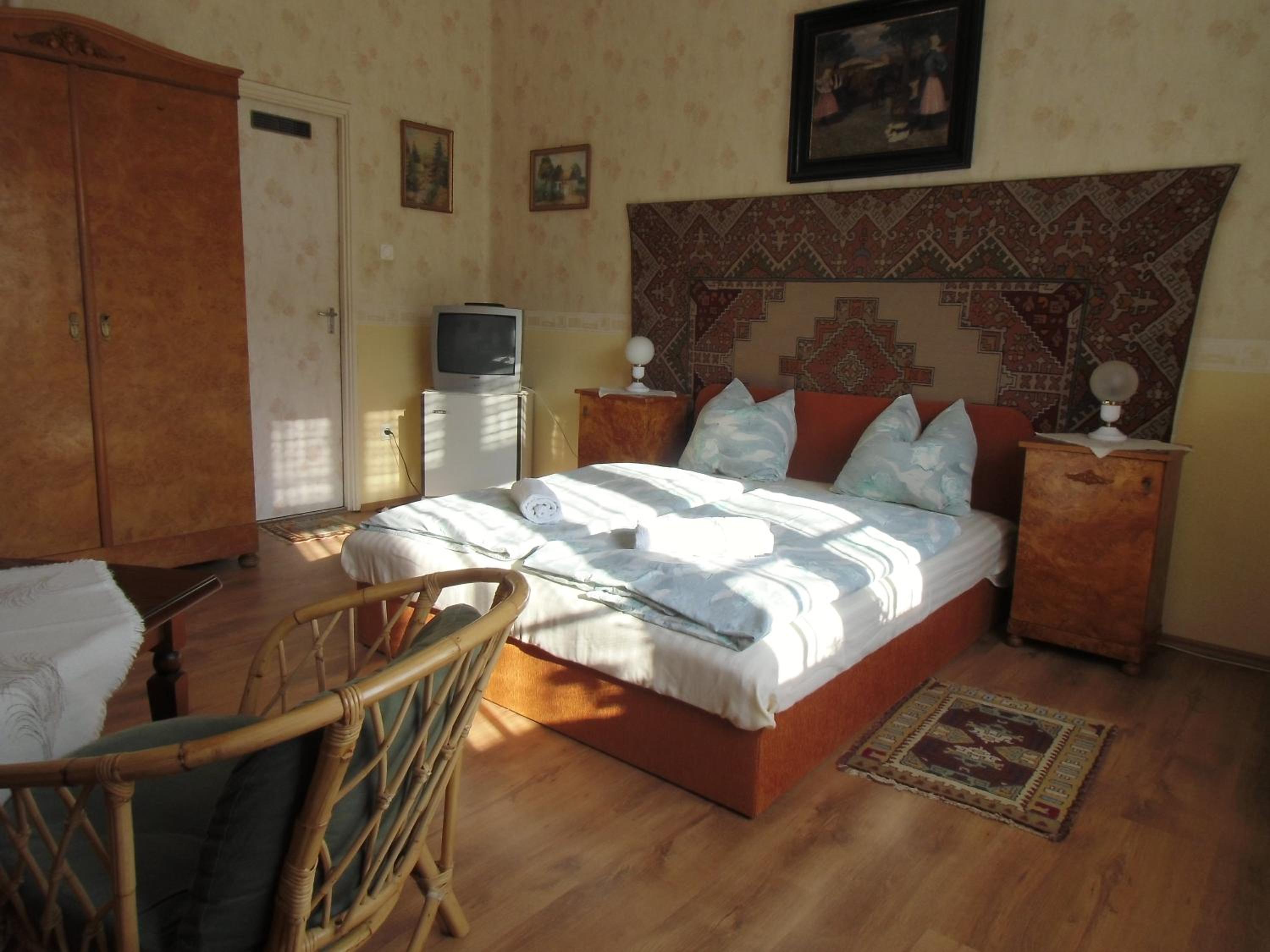 Standard Queen Room - Photo 1