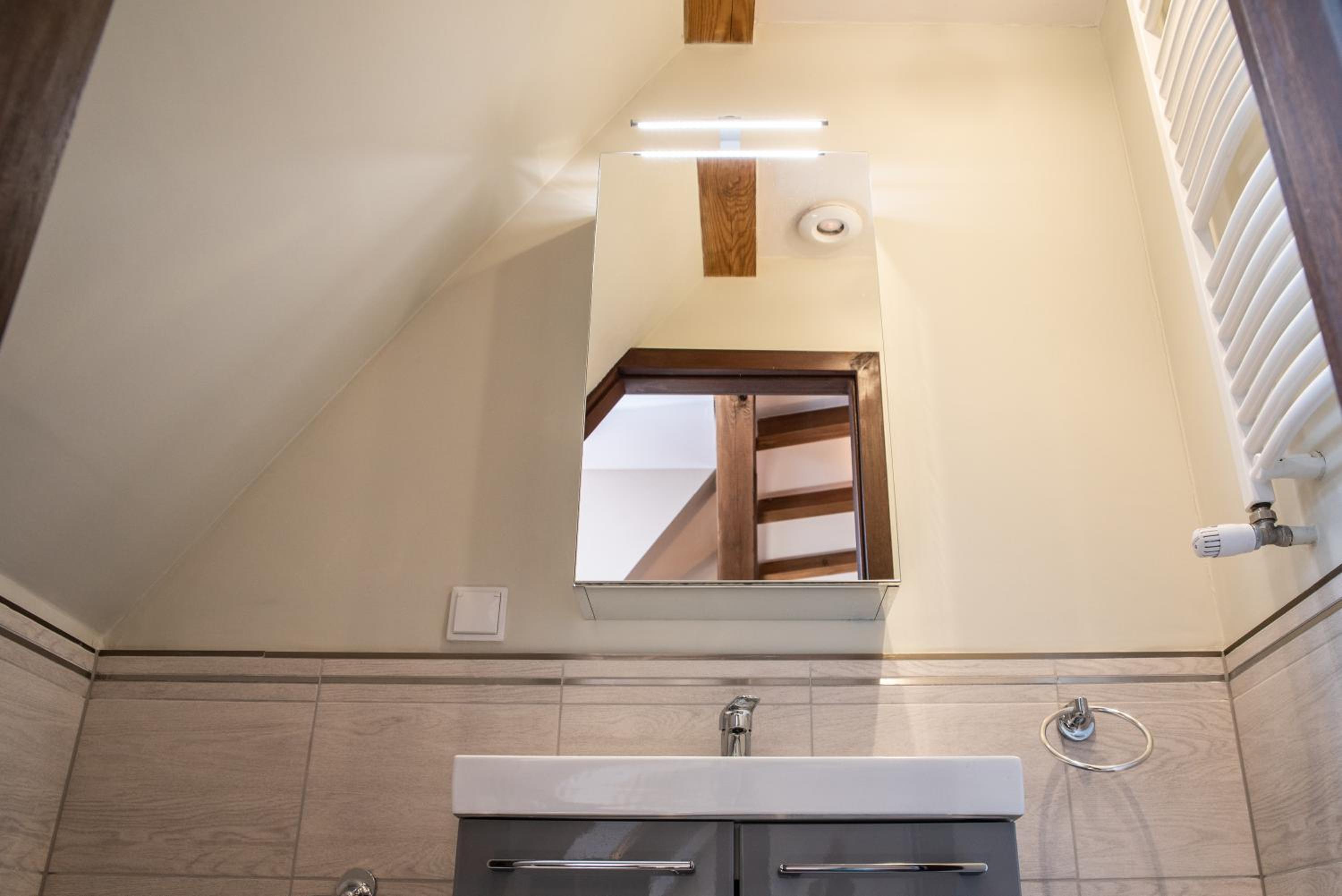 Studio Apartment - Photo 24