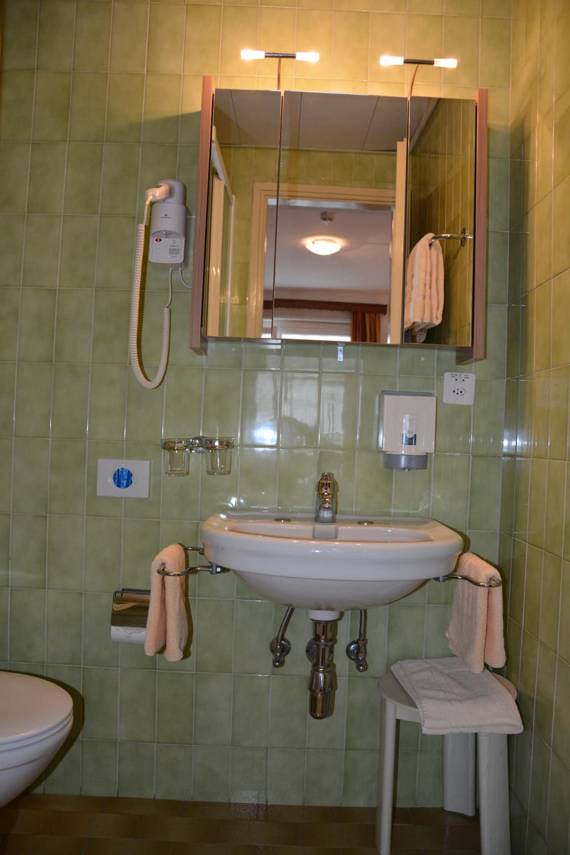 Single Room photo 3