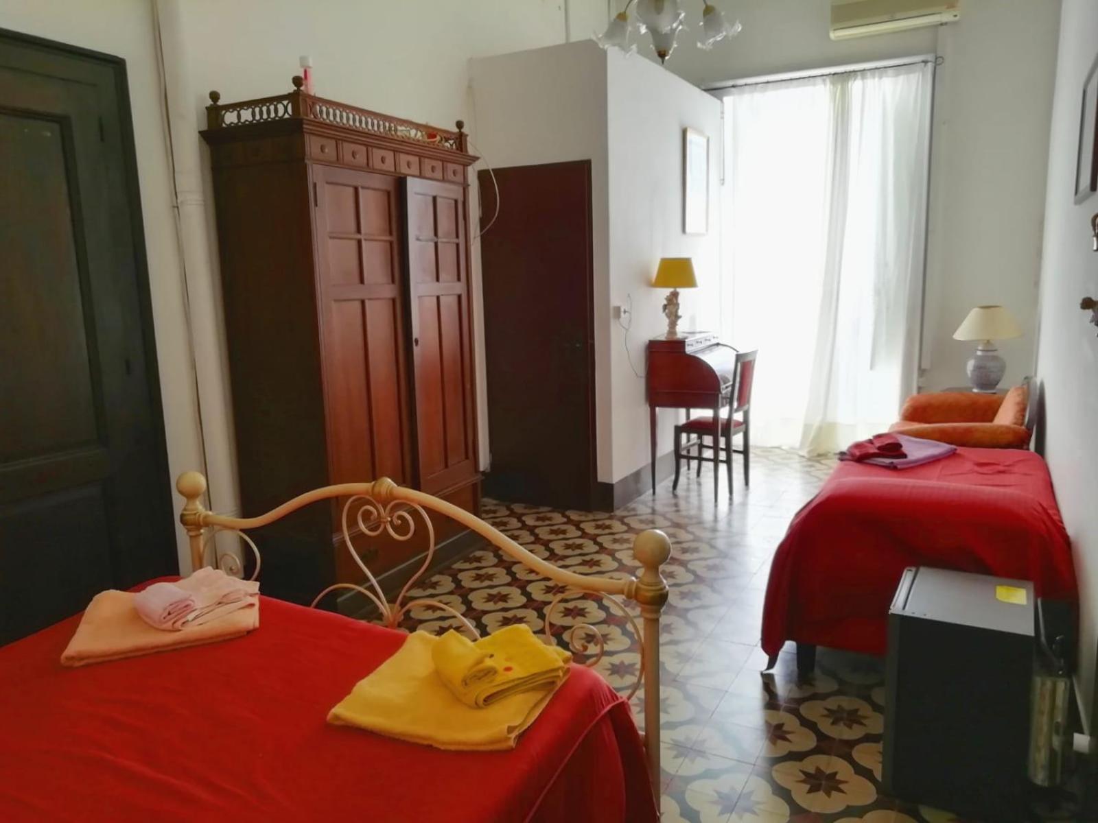 Standard Triple Room with Sea View