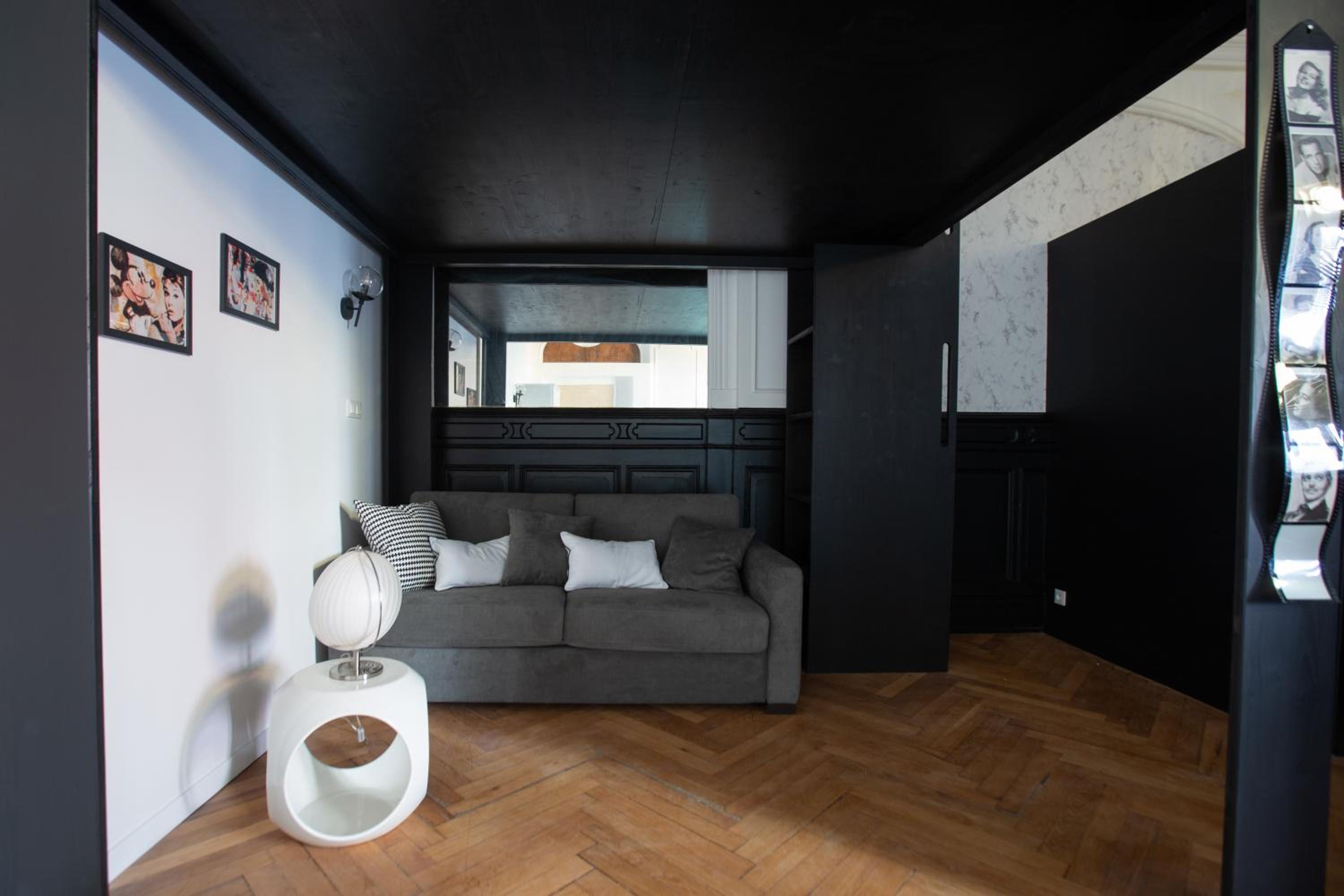 Loft - Hollywood photo 3
