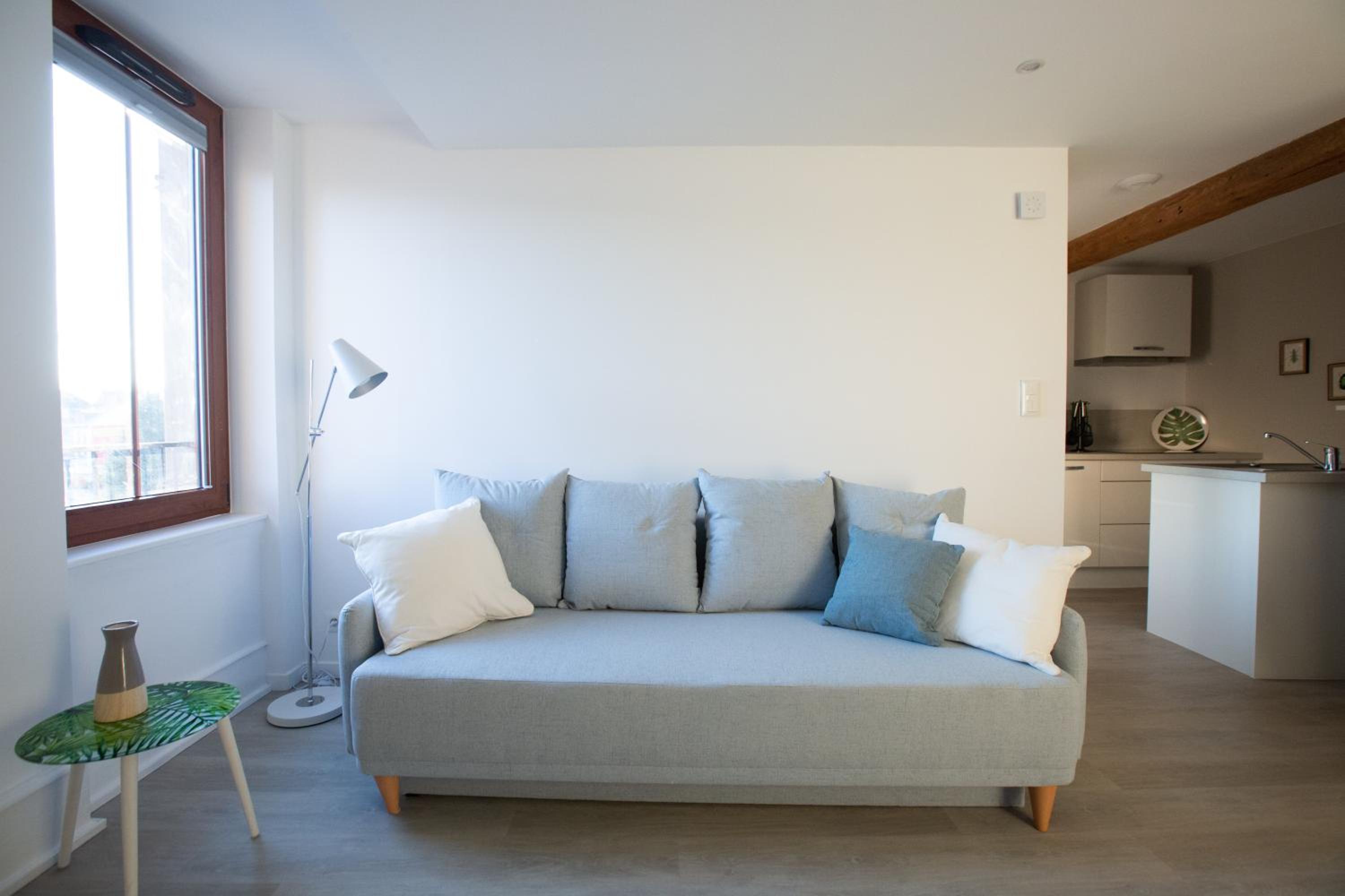 One-Bedroom Apartment - Air photo 3