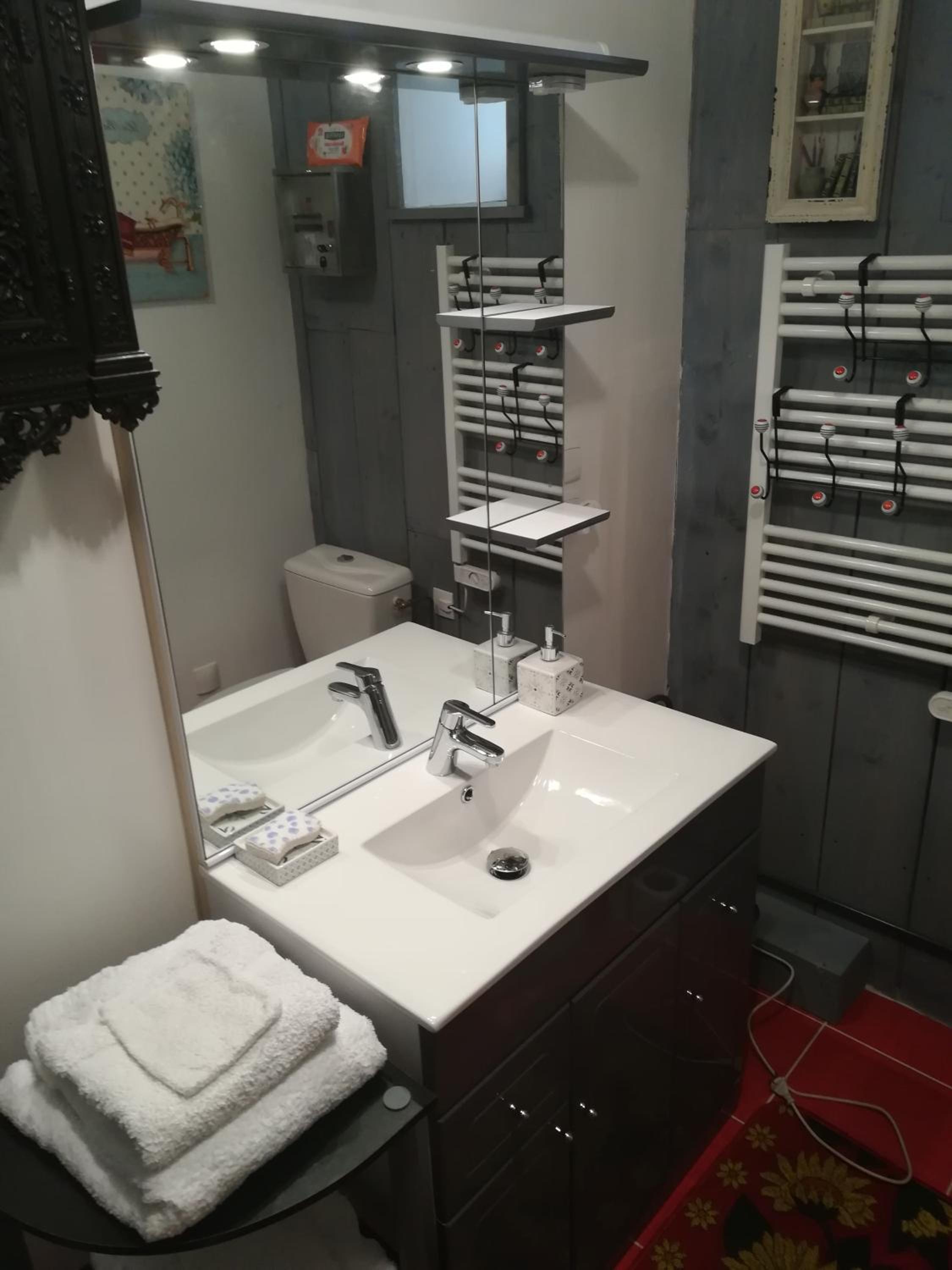 Studio Apartment - Photo 4