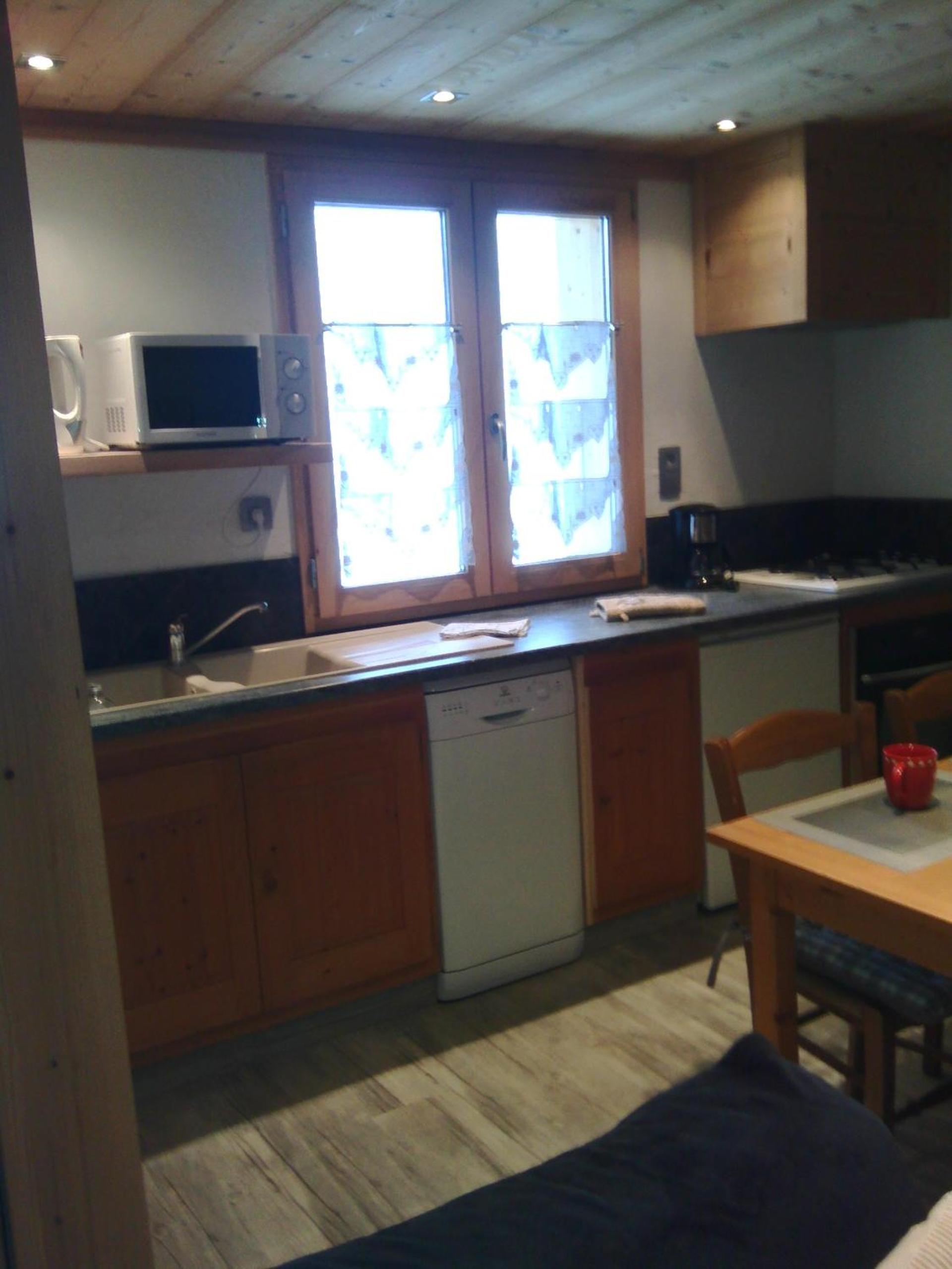 Apartment with Mountain View
