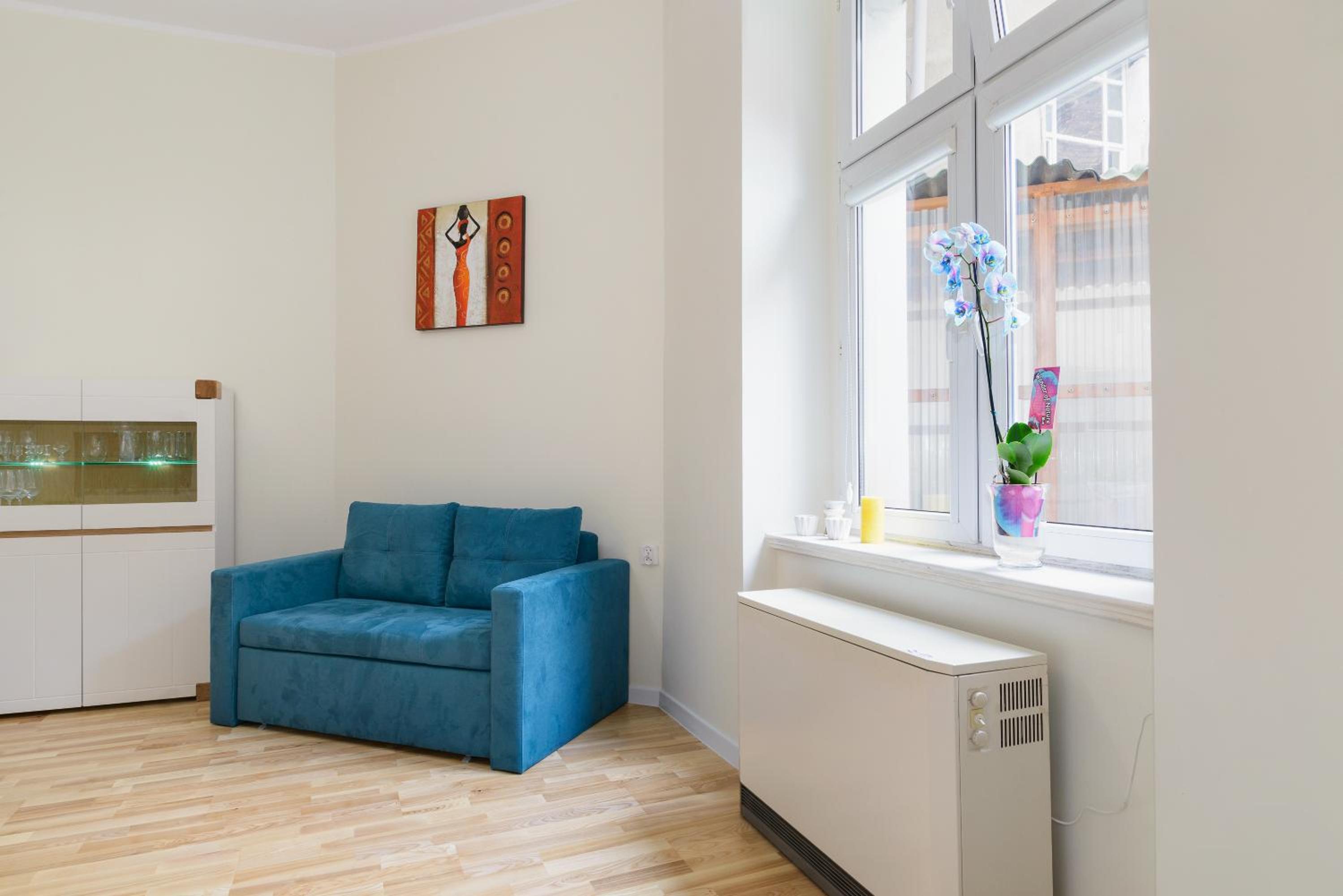 One-Bedroom Apartment - Photo 3