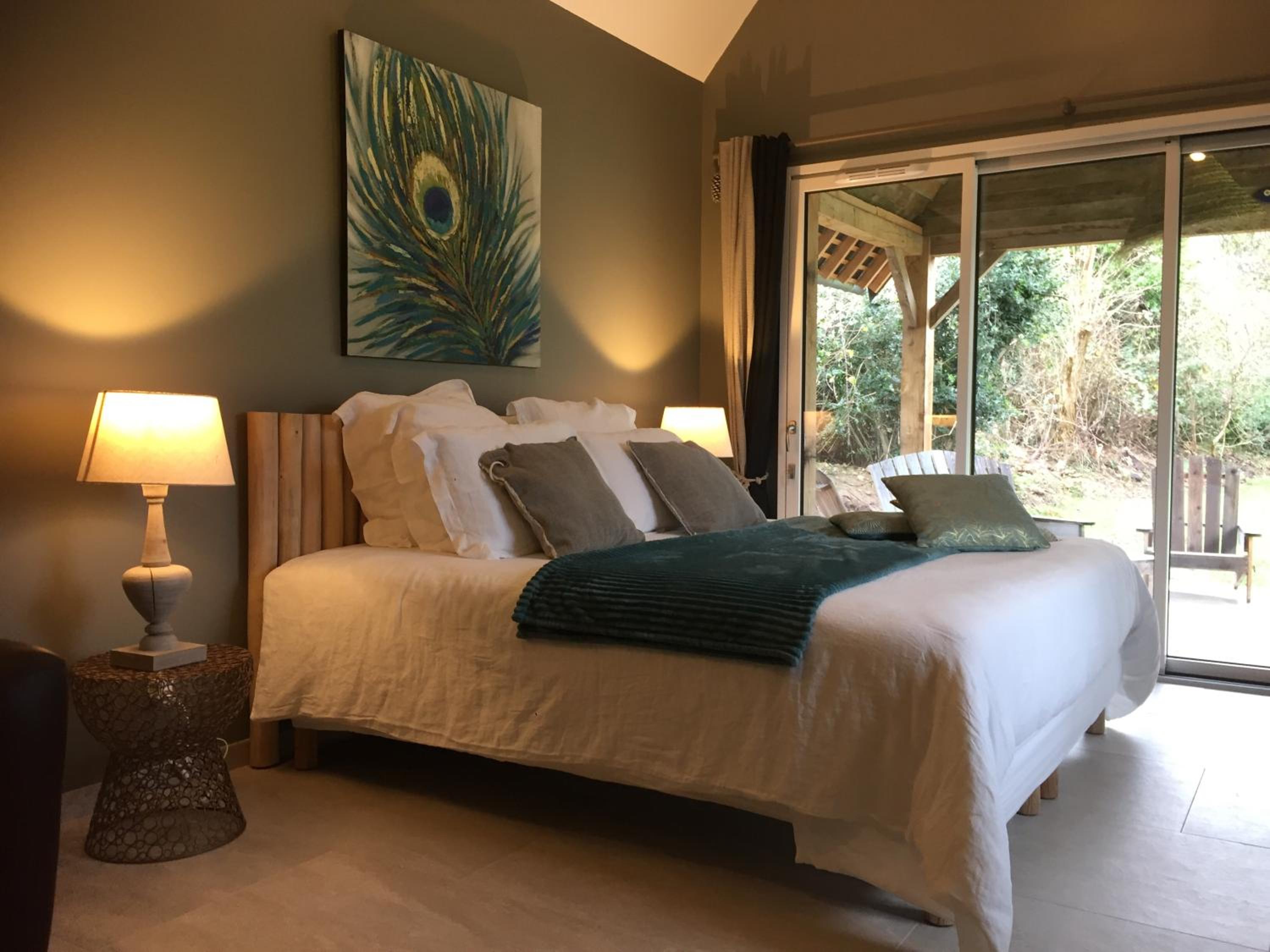 Deluxe King Suite