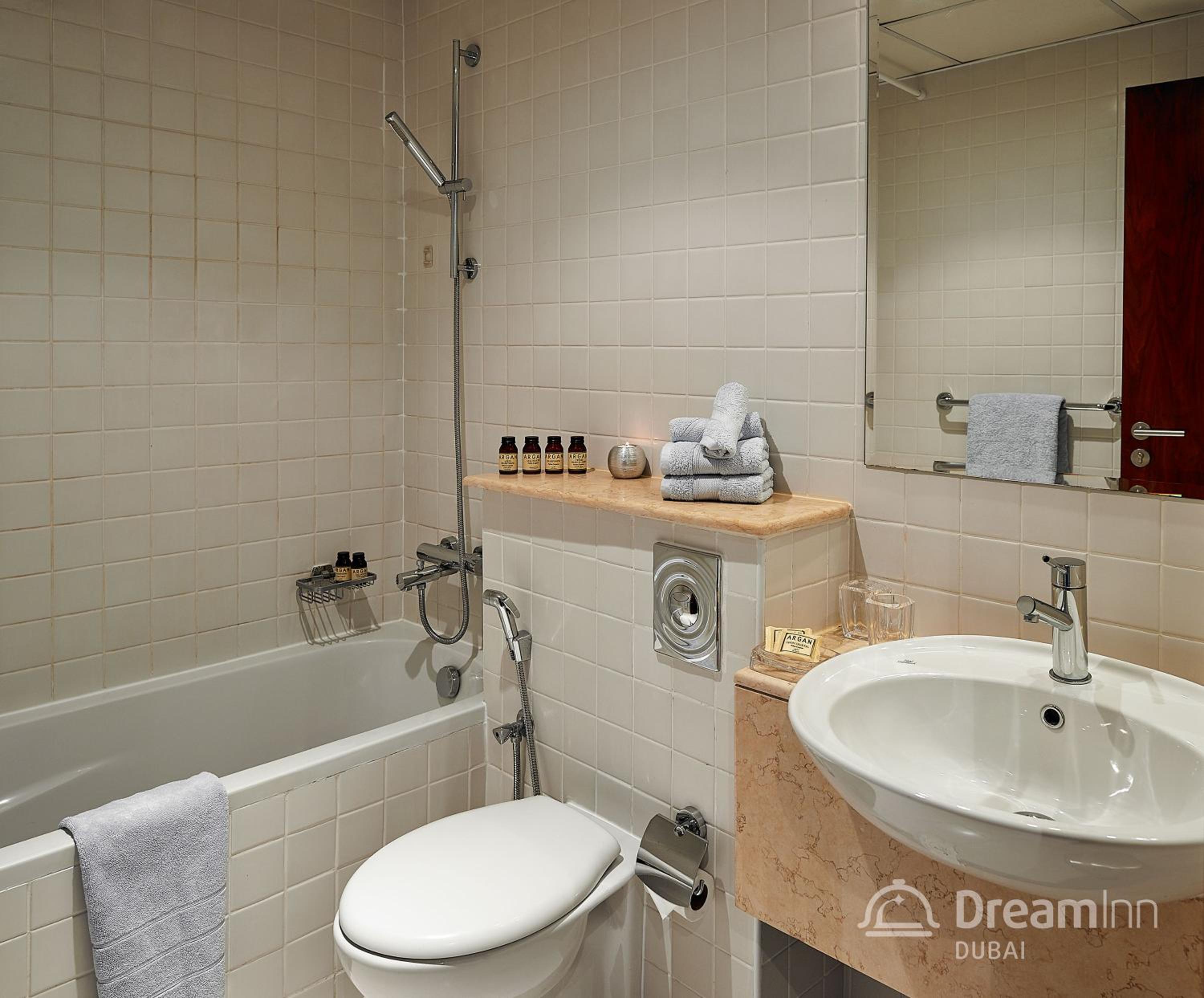 Stunning 4-Bedroom Duplex Marina View photo 2