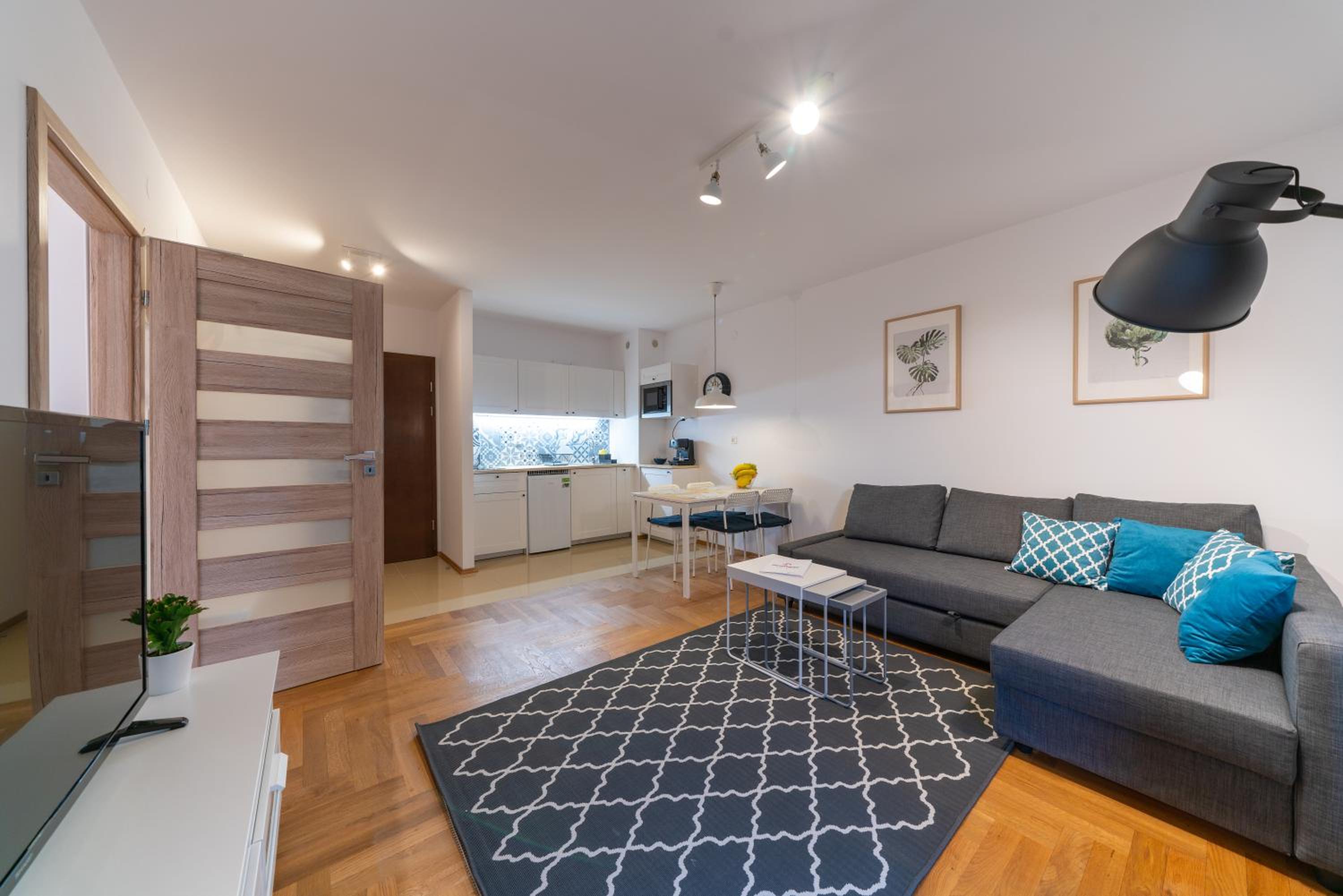 One-Bedroom Apartment - Photo 2