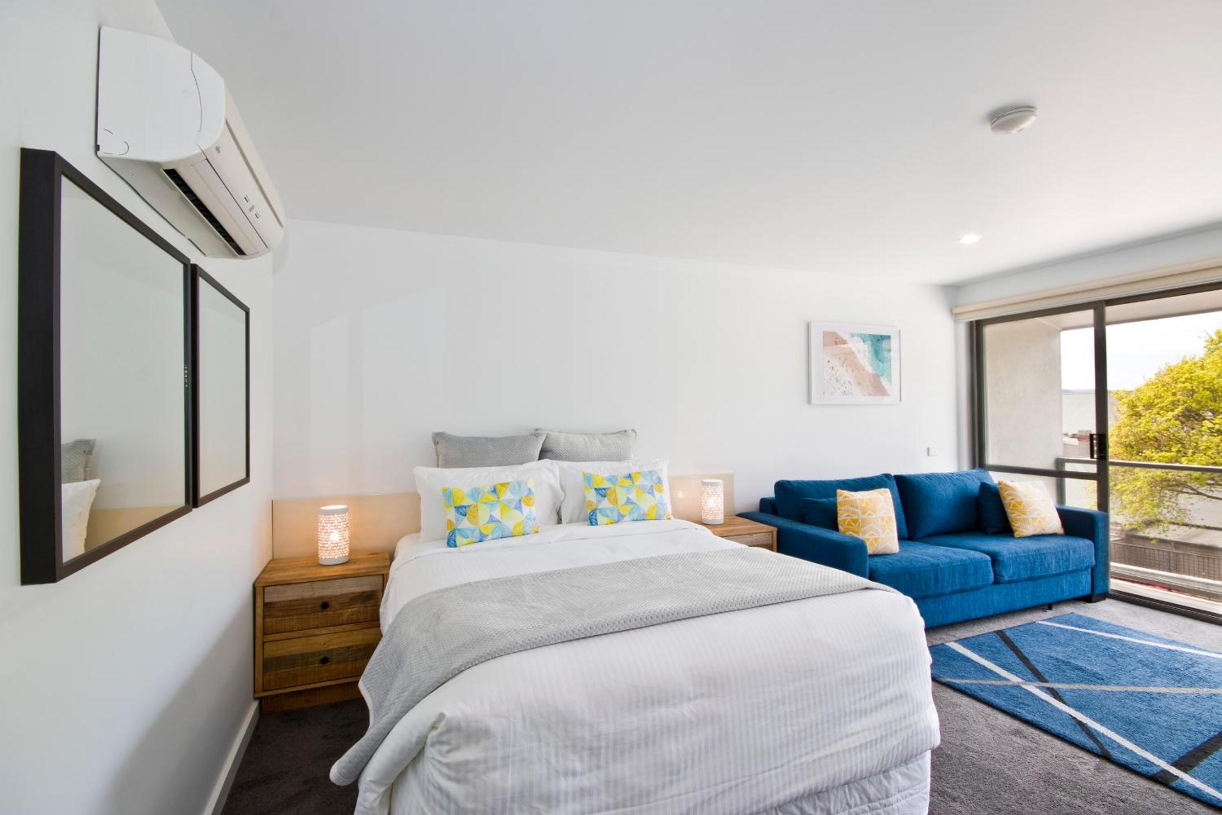 Deluxe Studio with Balcony photo 3
