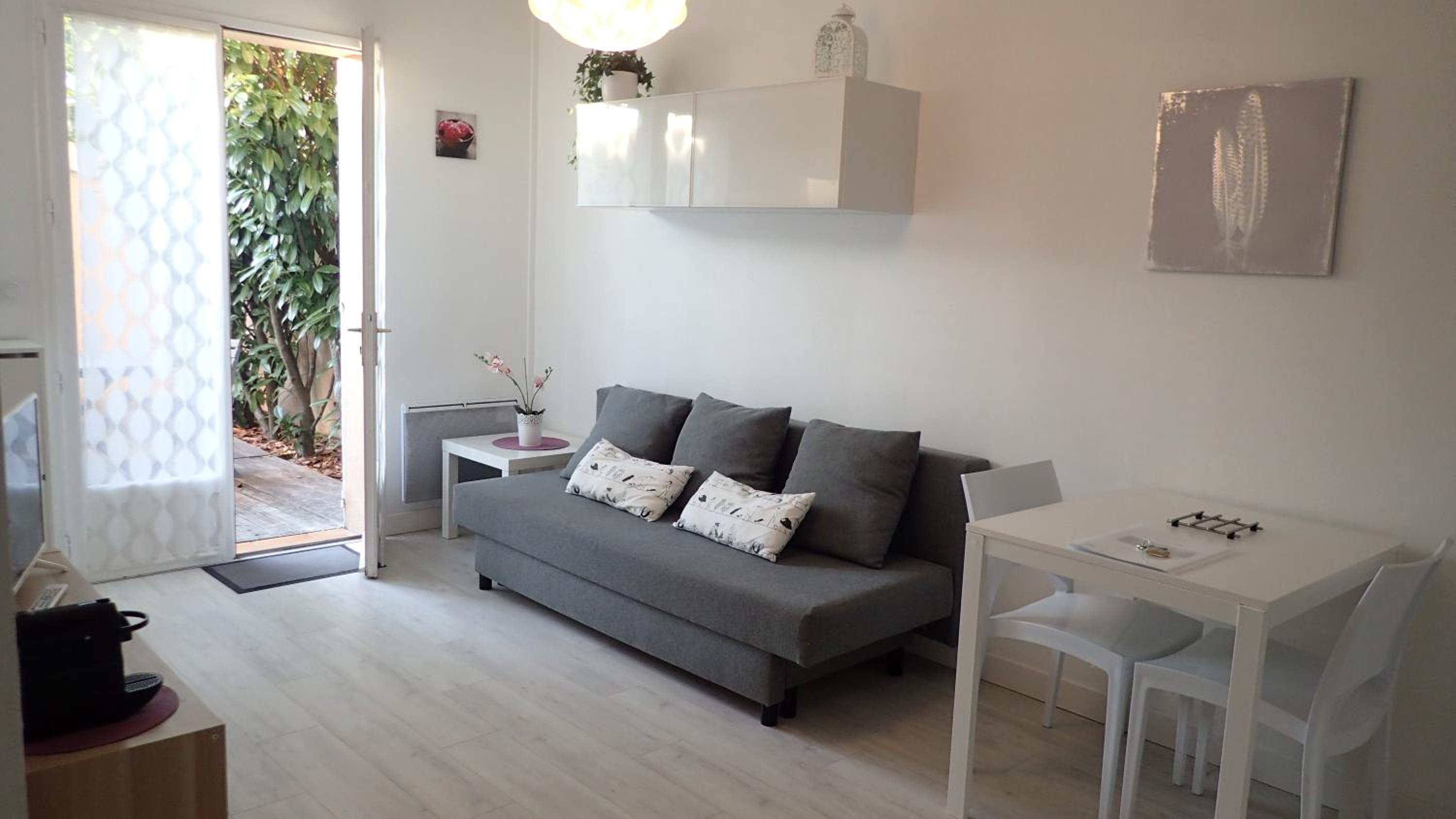 Apartment with Terrace photo 3