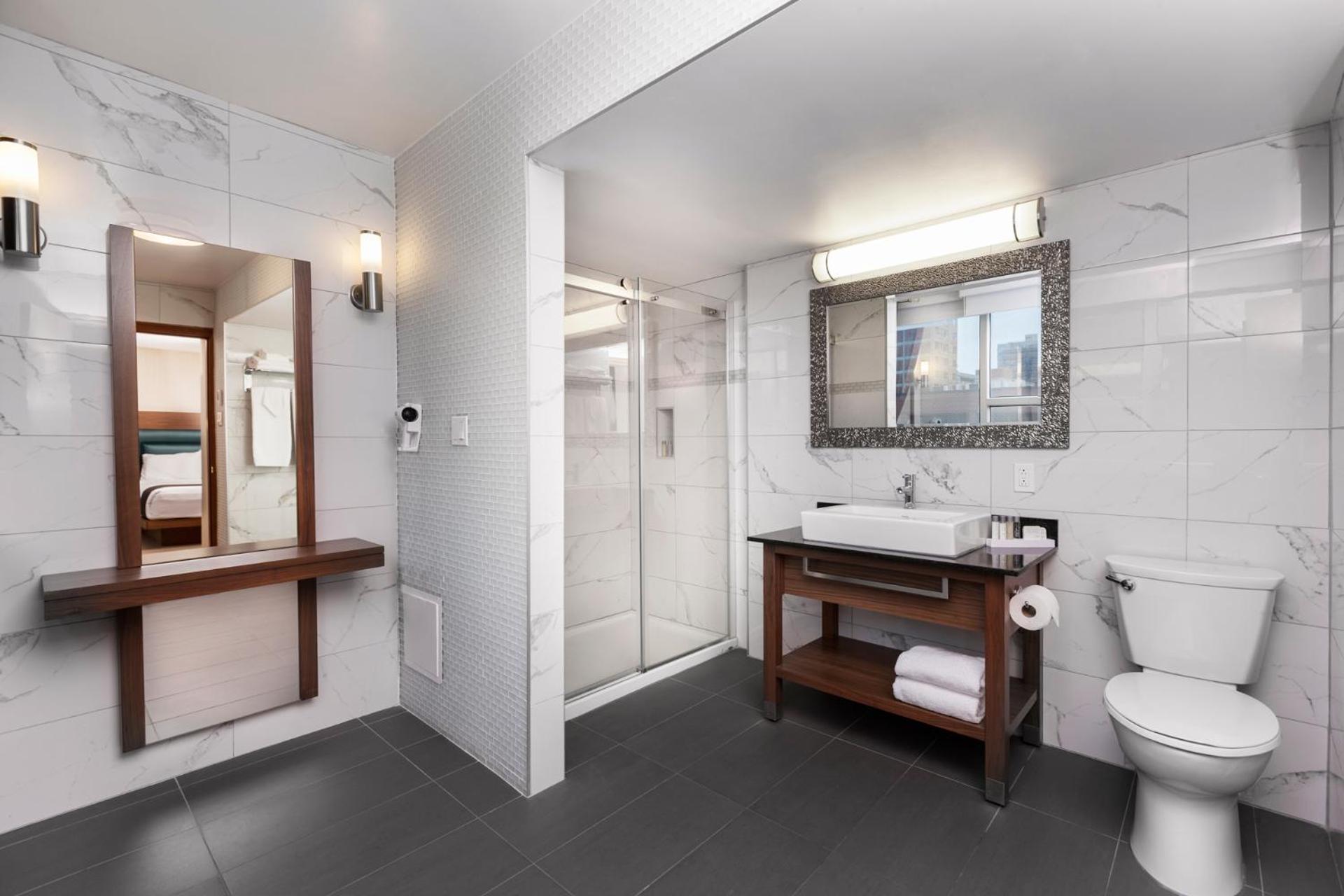 Luxury Suite photo 1