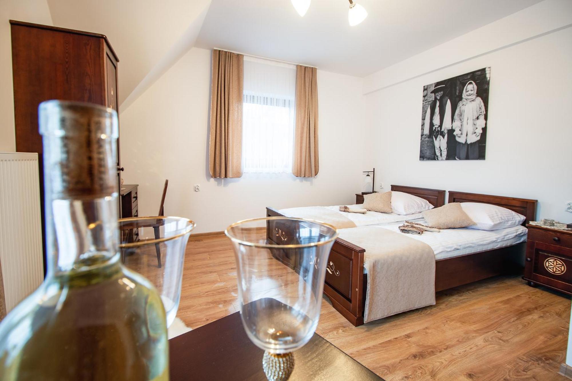 Double Room - Photo 13