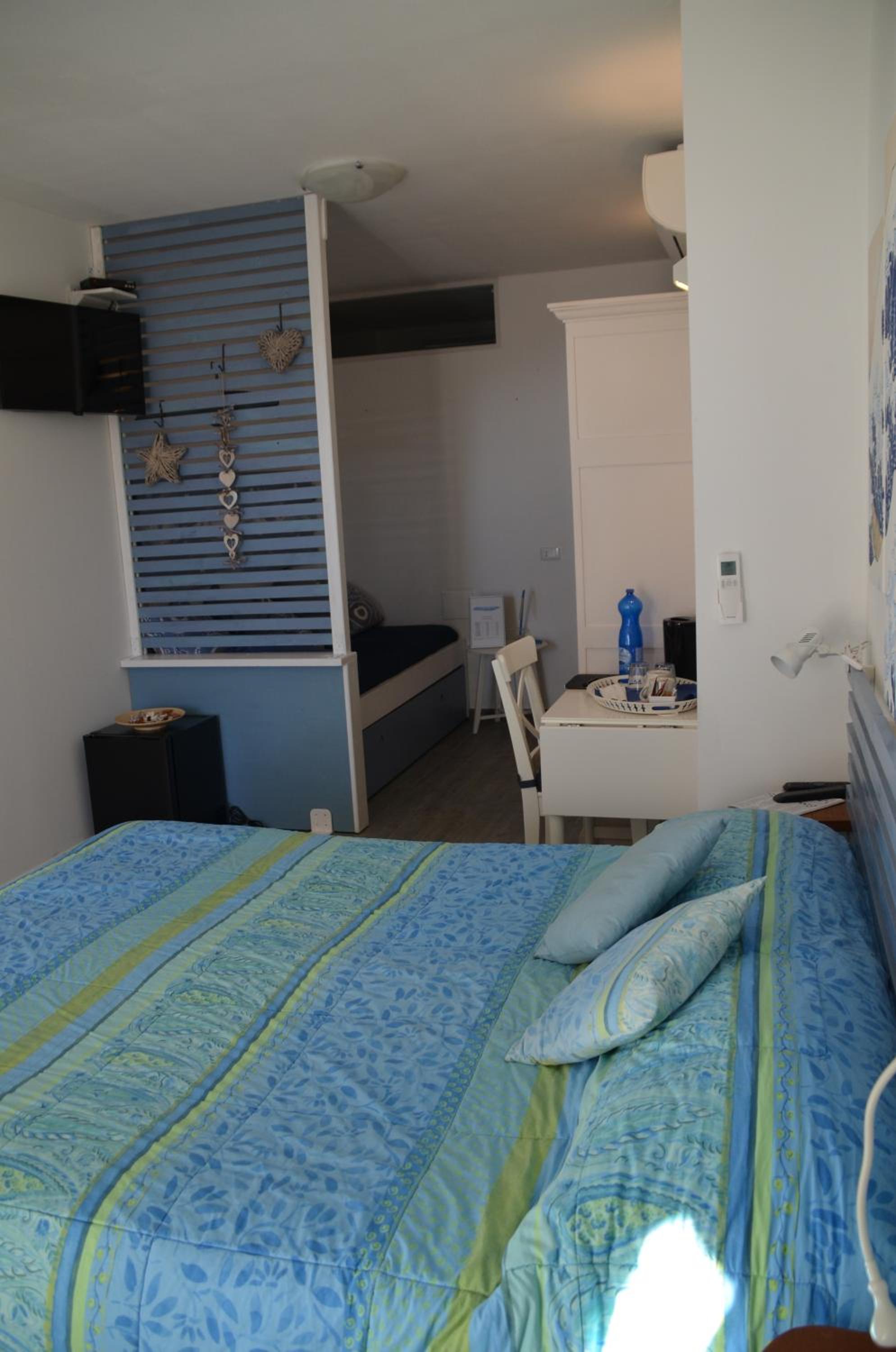 Standard Double Room photo 2