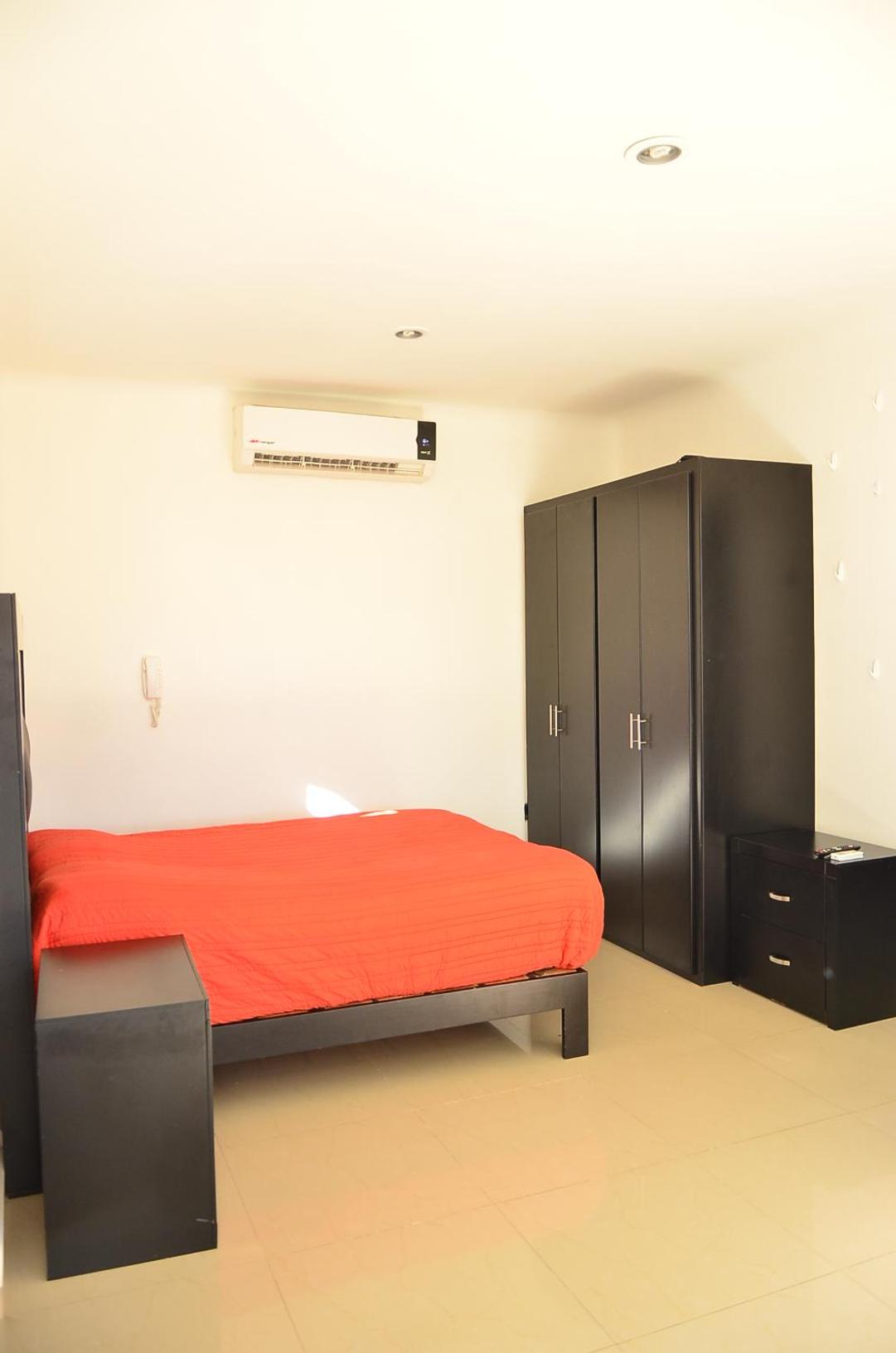 Studio Apartment - Photo 1