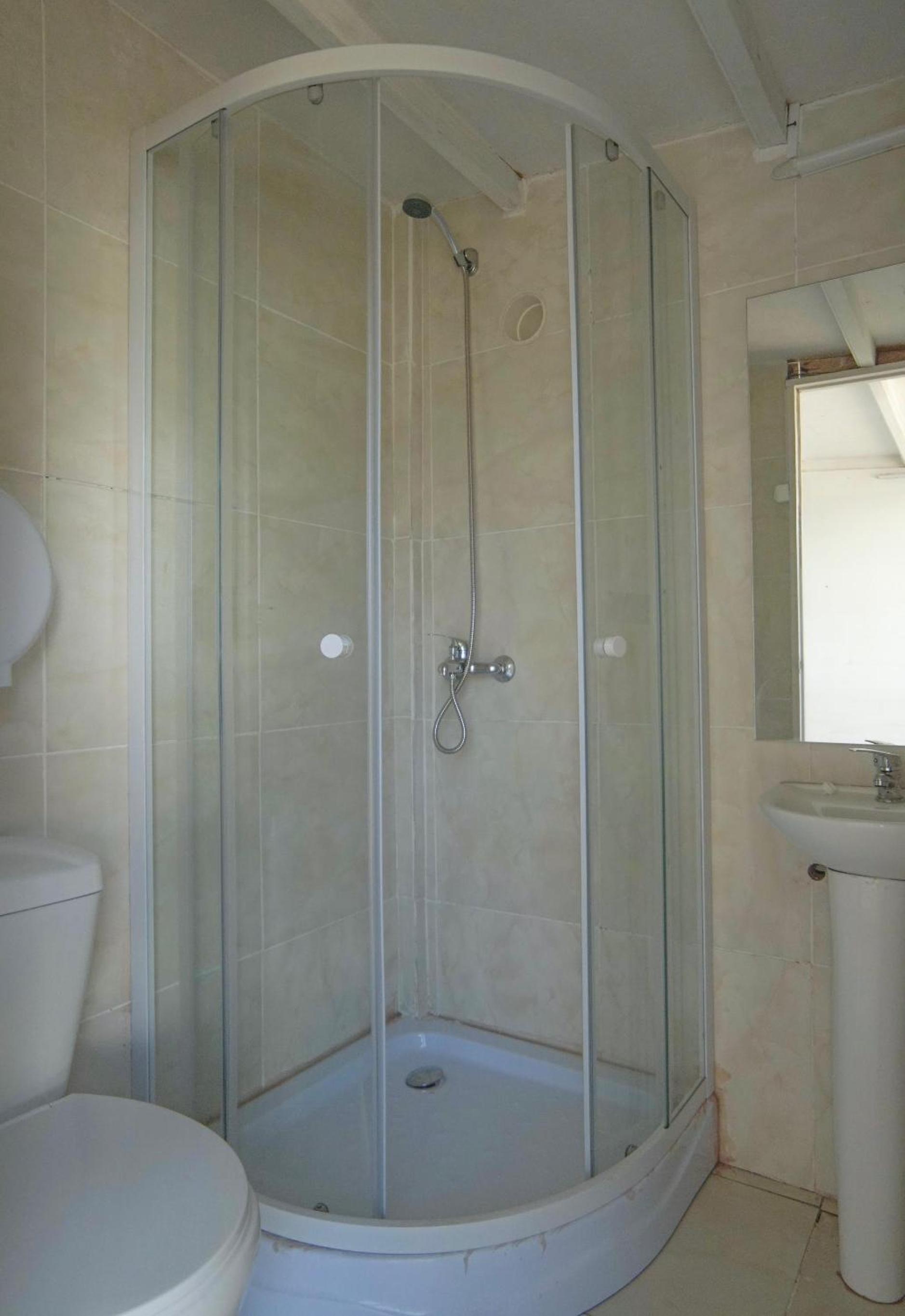Quadruple Room with Private Bathroom