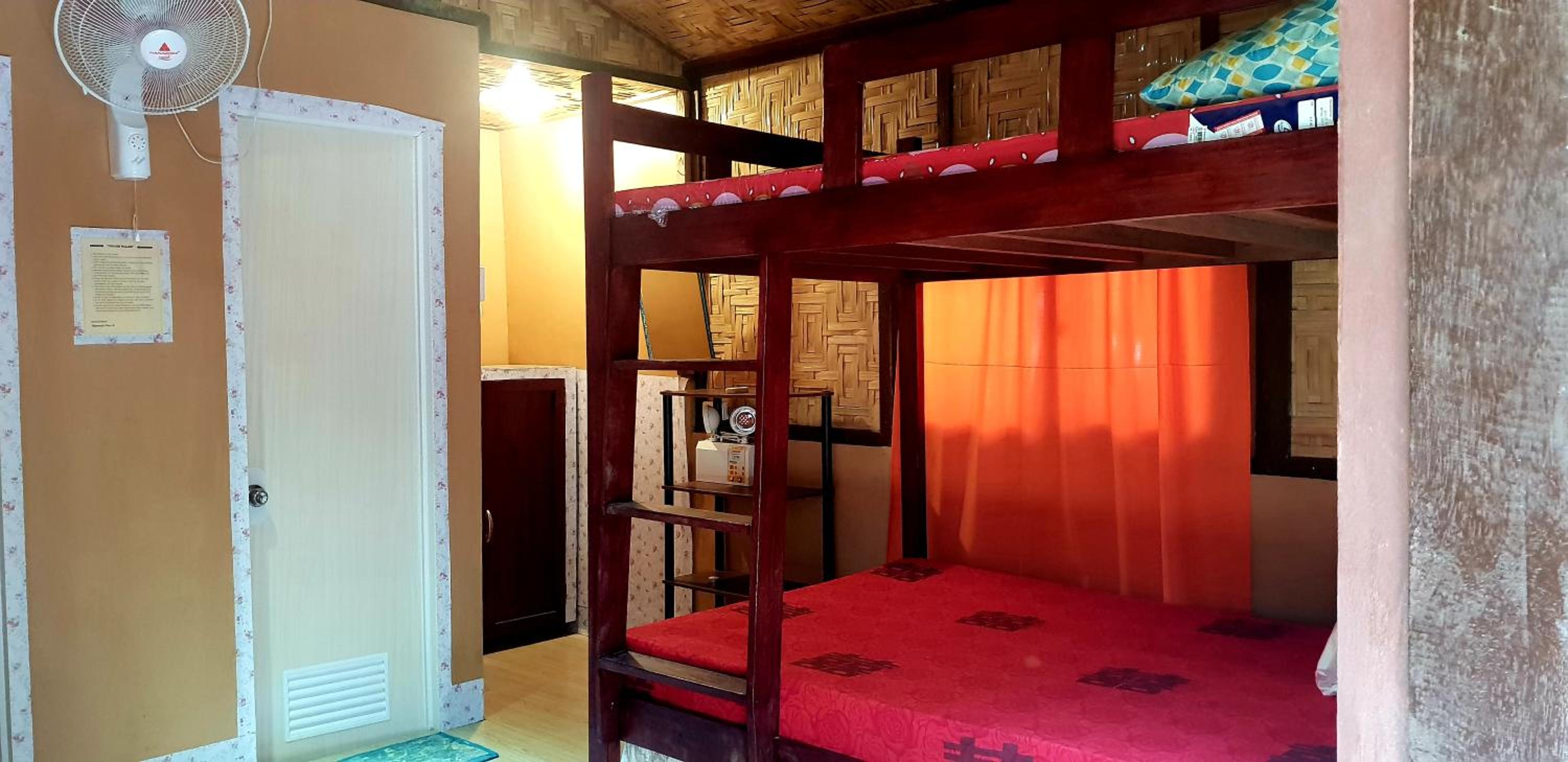 Quadruple Room - Photo 1