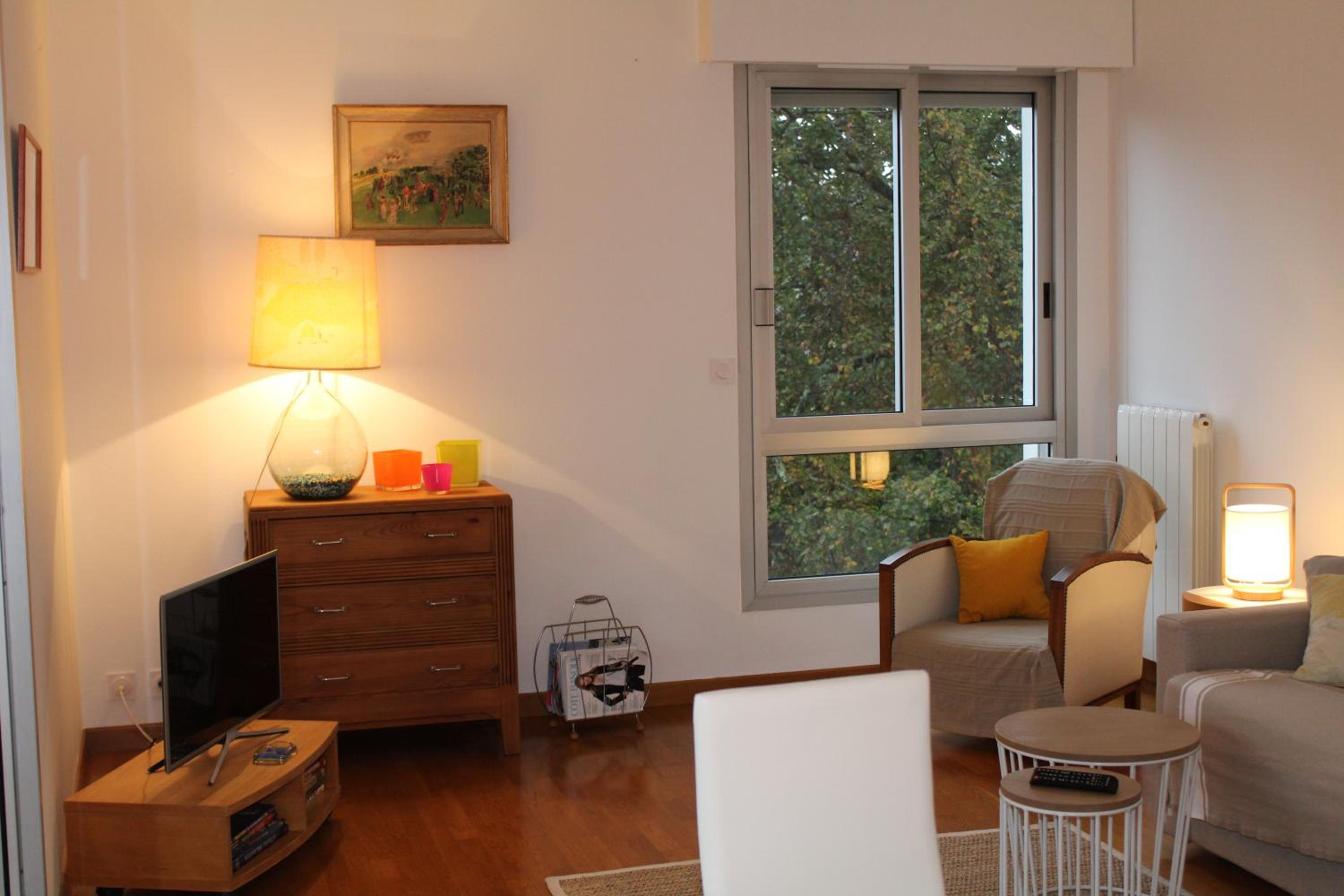 One-Bedroom Apartment photo 1