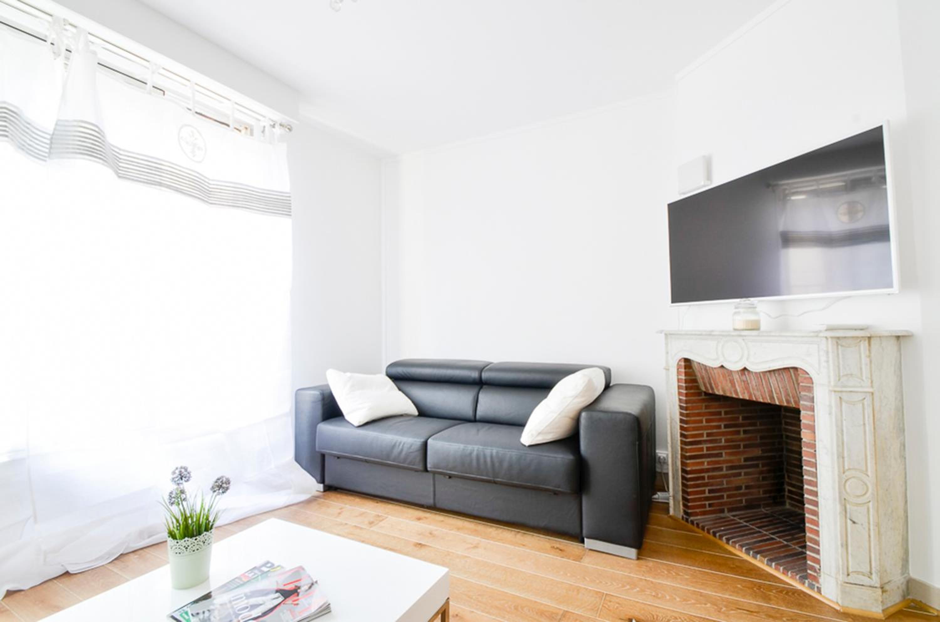One-Bedroom Apartment photo 3