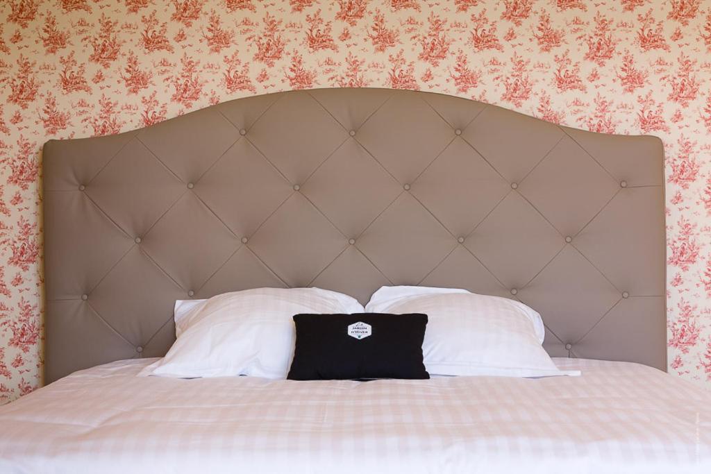 Superior Suite - Photo 5