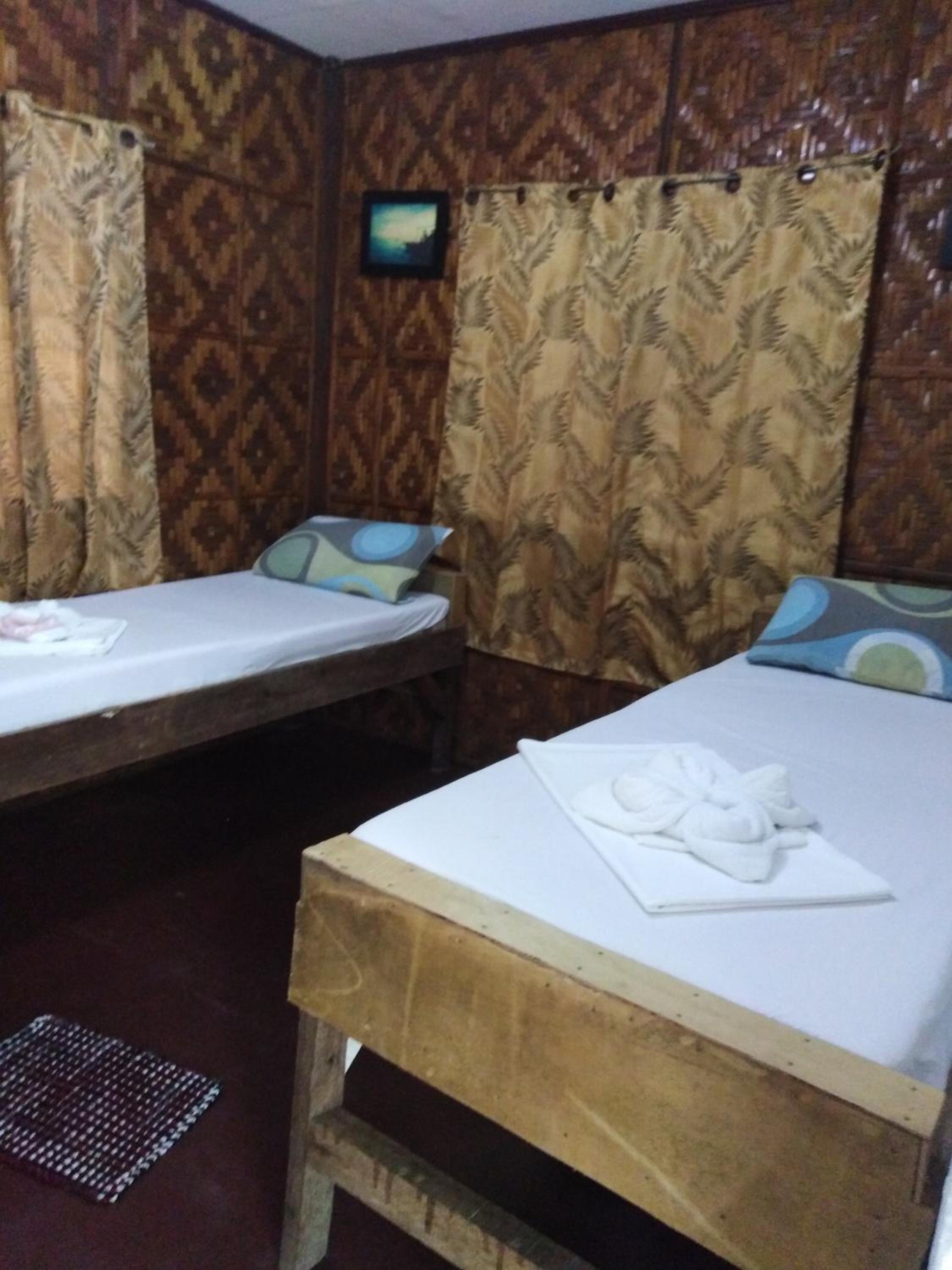 Twin Room with Shared Bathroom photo 2