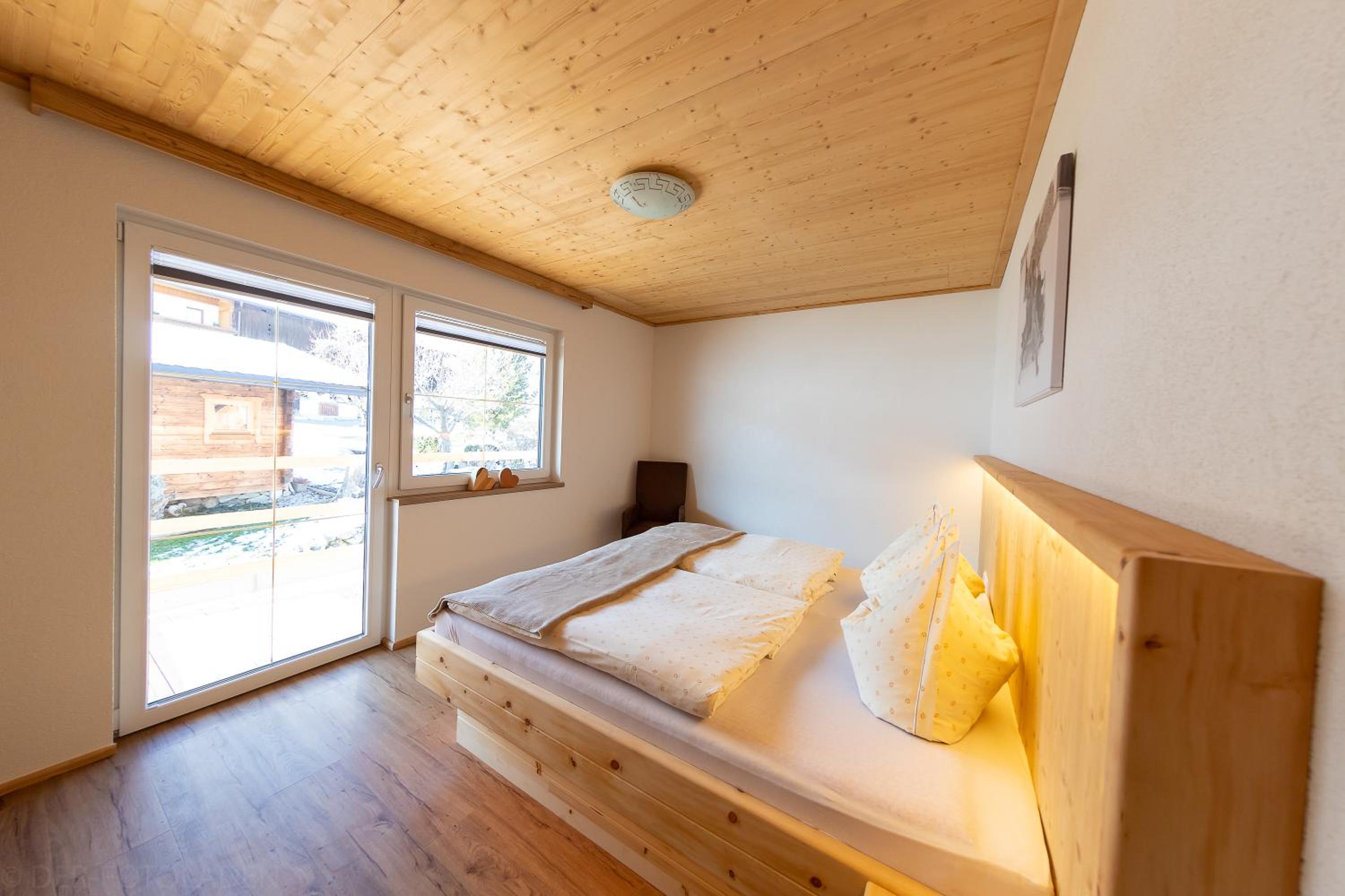 Apartment with Mountain View