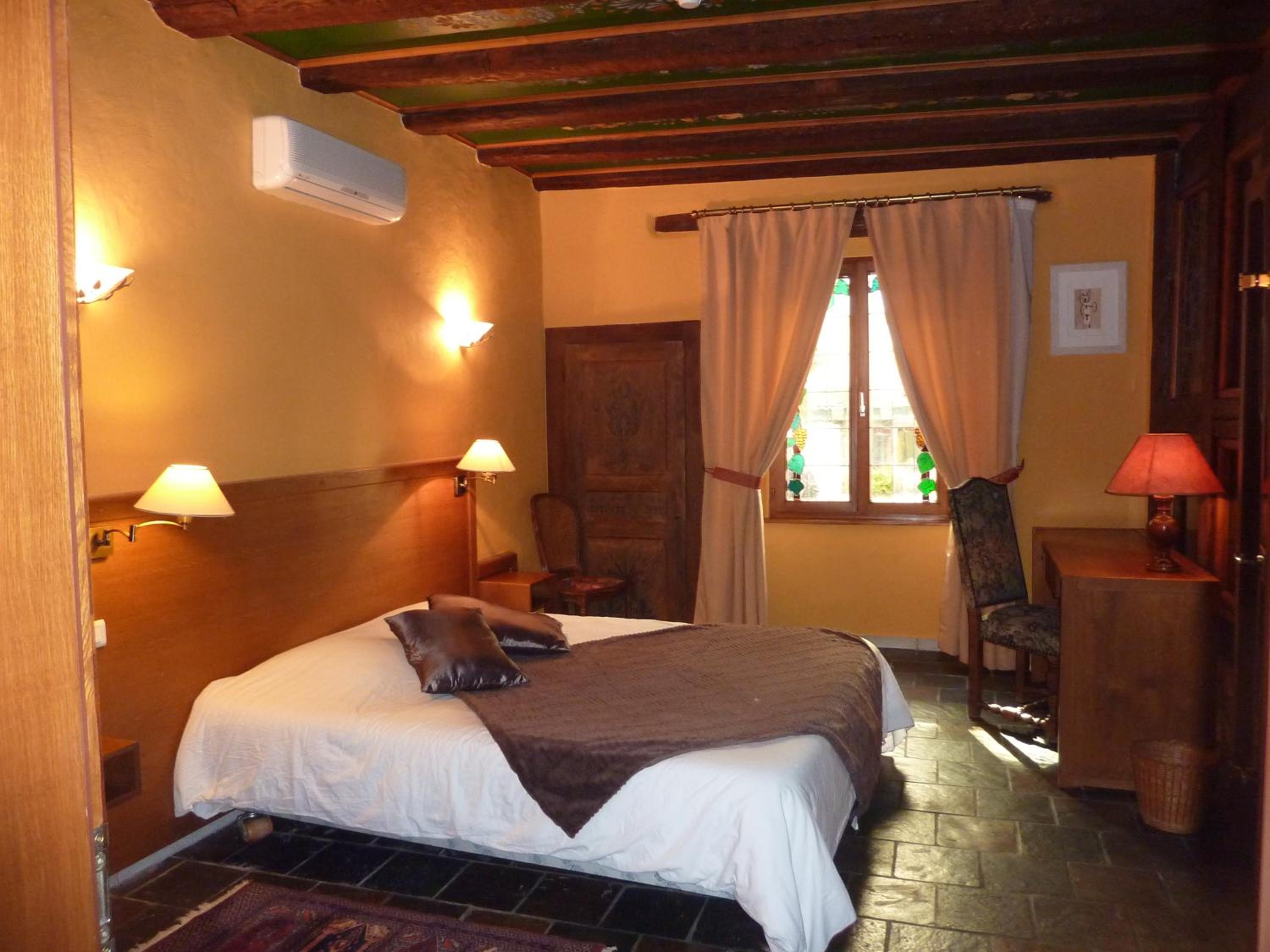Suite with Spa Bath photo 2