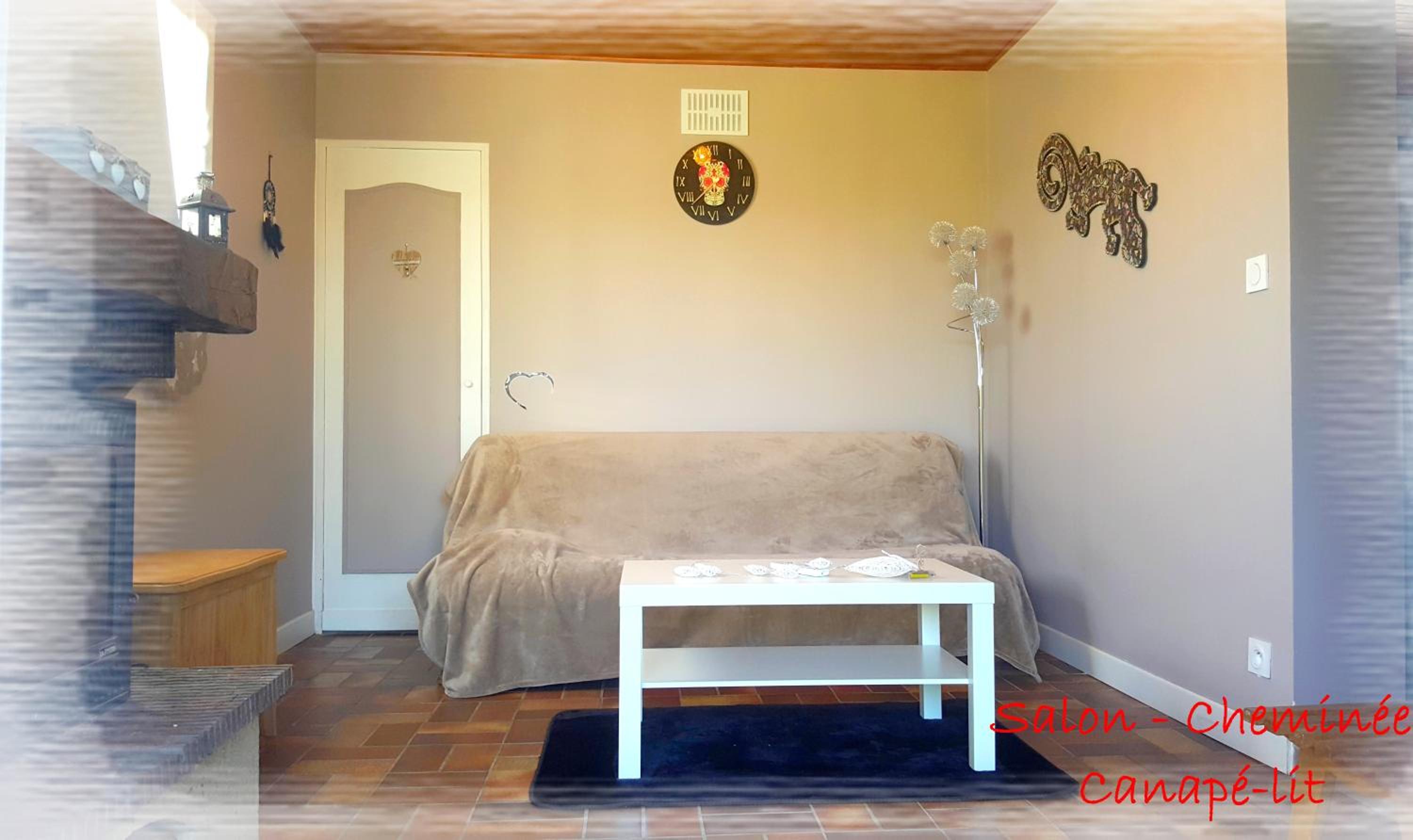 One-Bedroom House - Photo 6