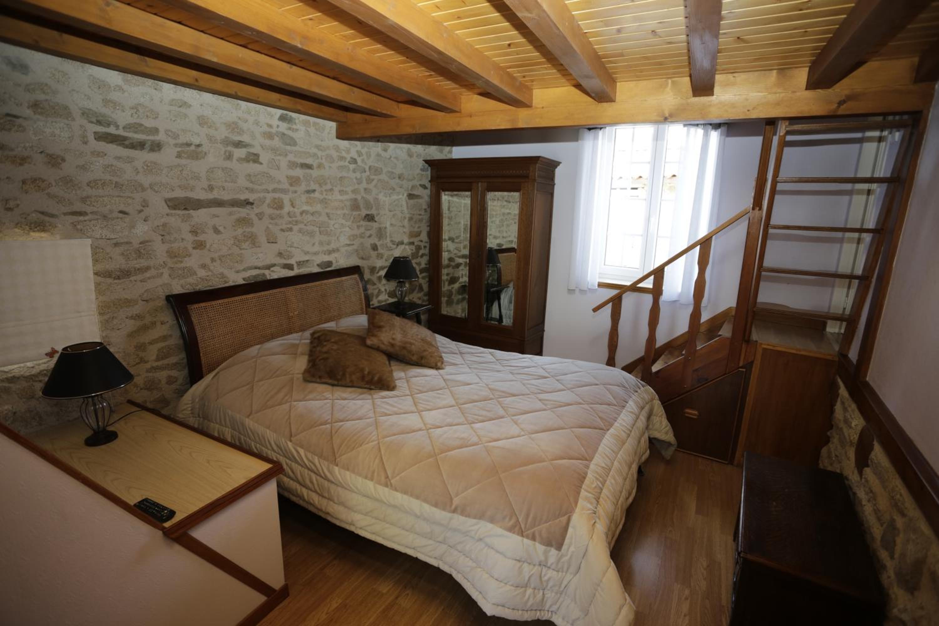 Double or Twin Room with Swimming Pool Access - Photo 2