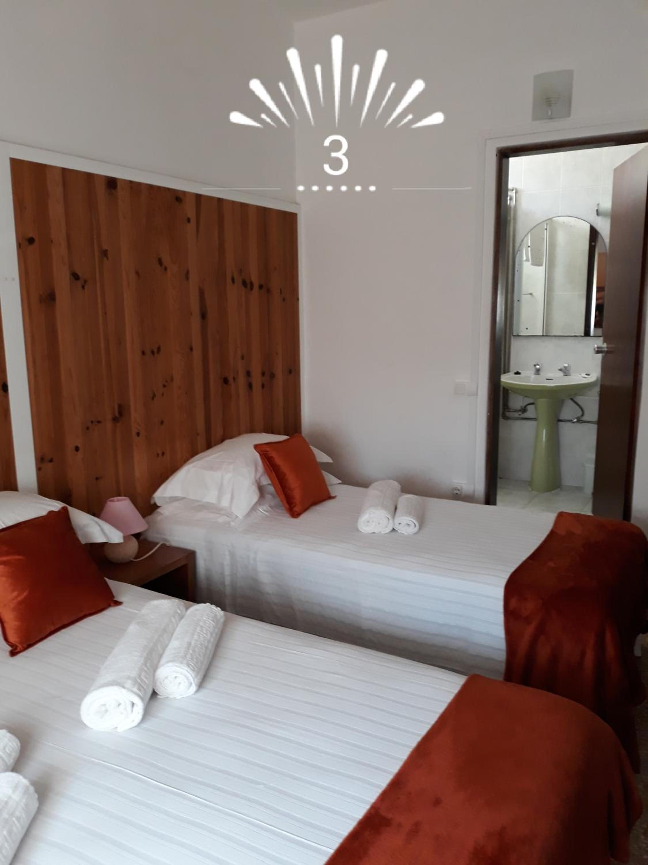 Triple Room with Private Bathroom photo 2