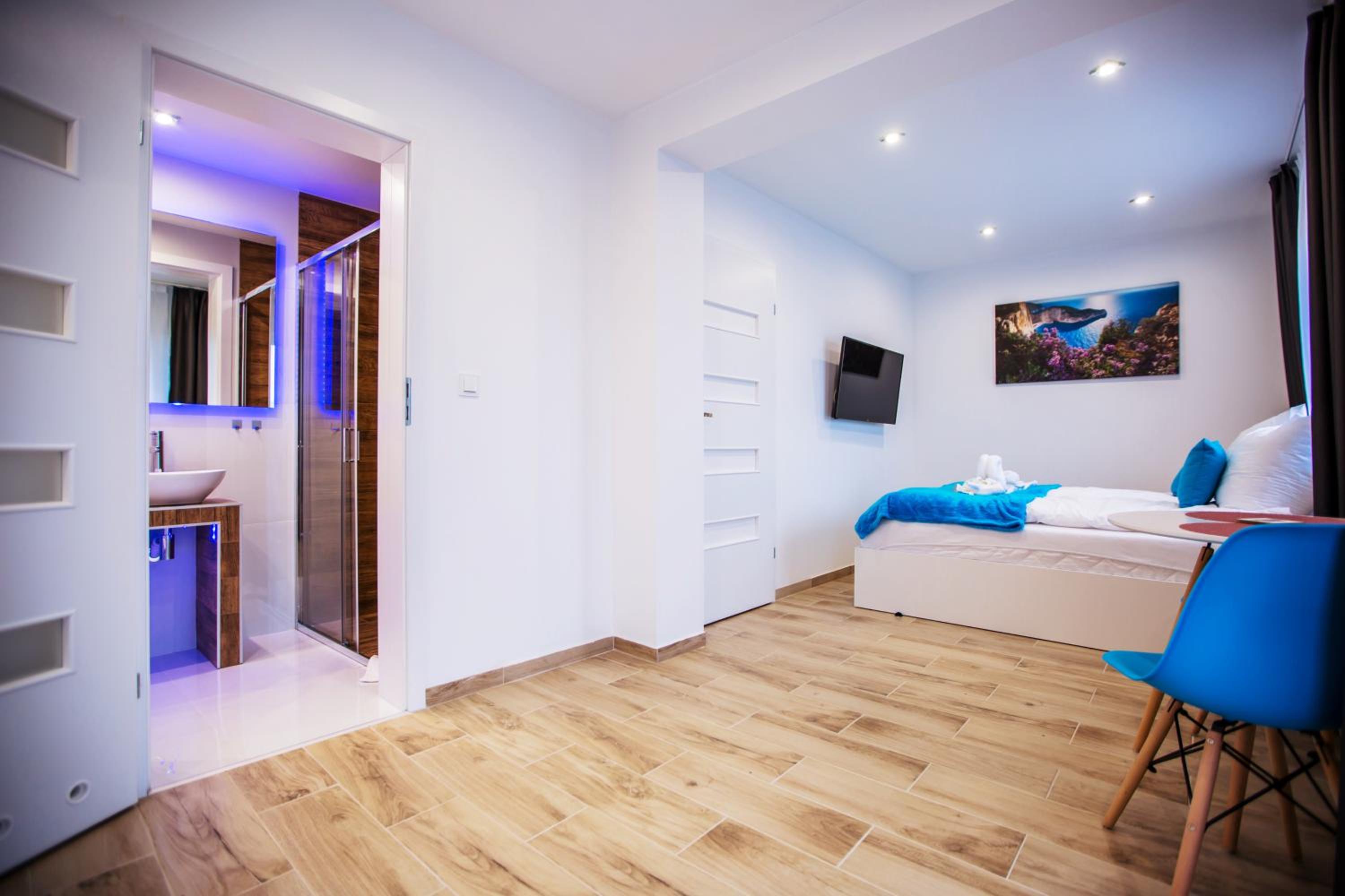 Double Room - Photo 4