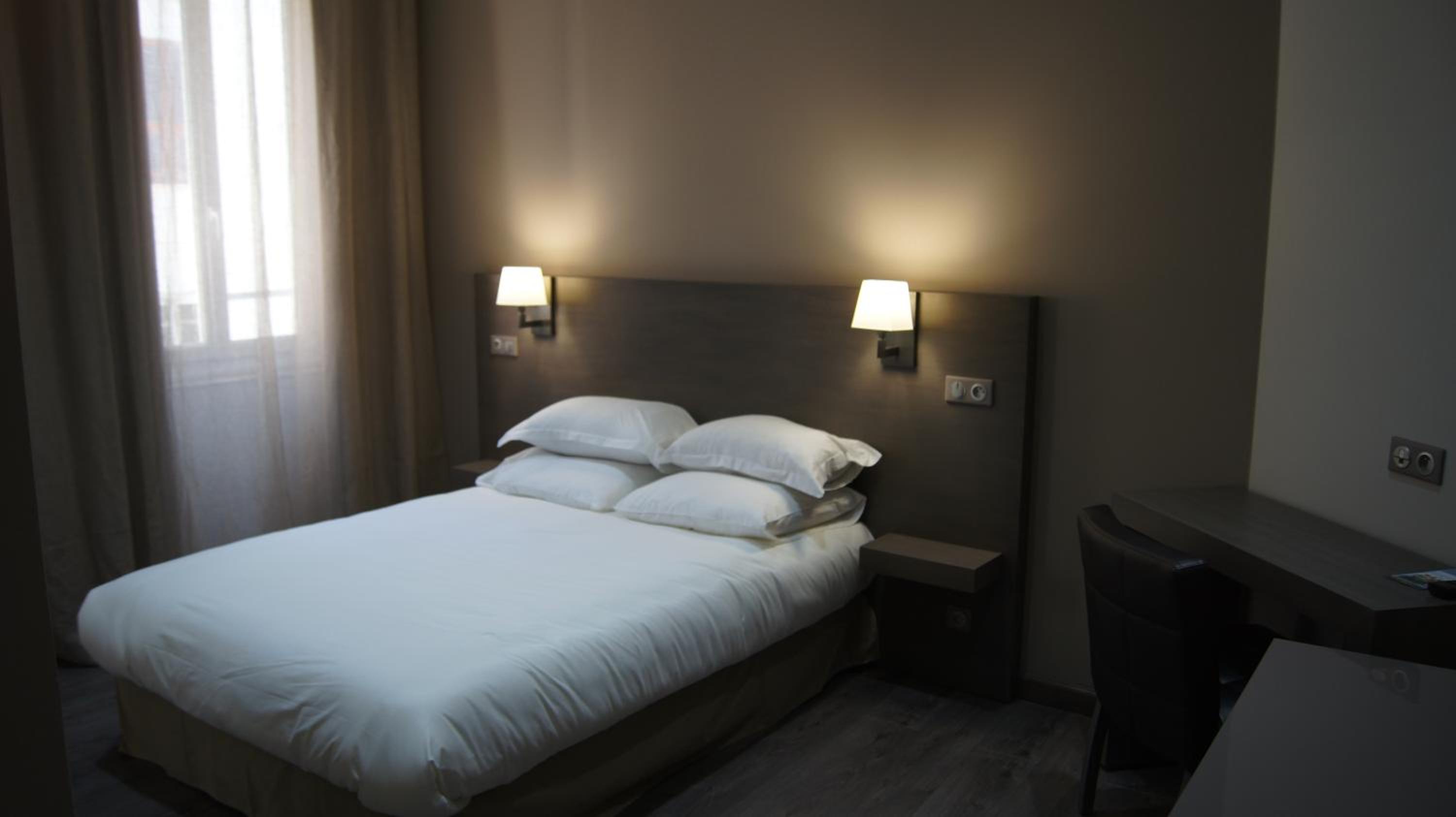 Double Room - Photo 8