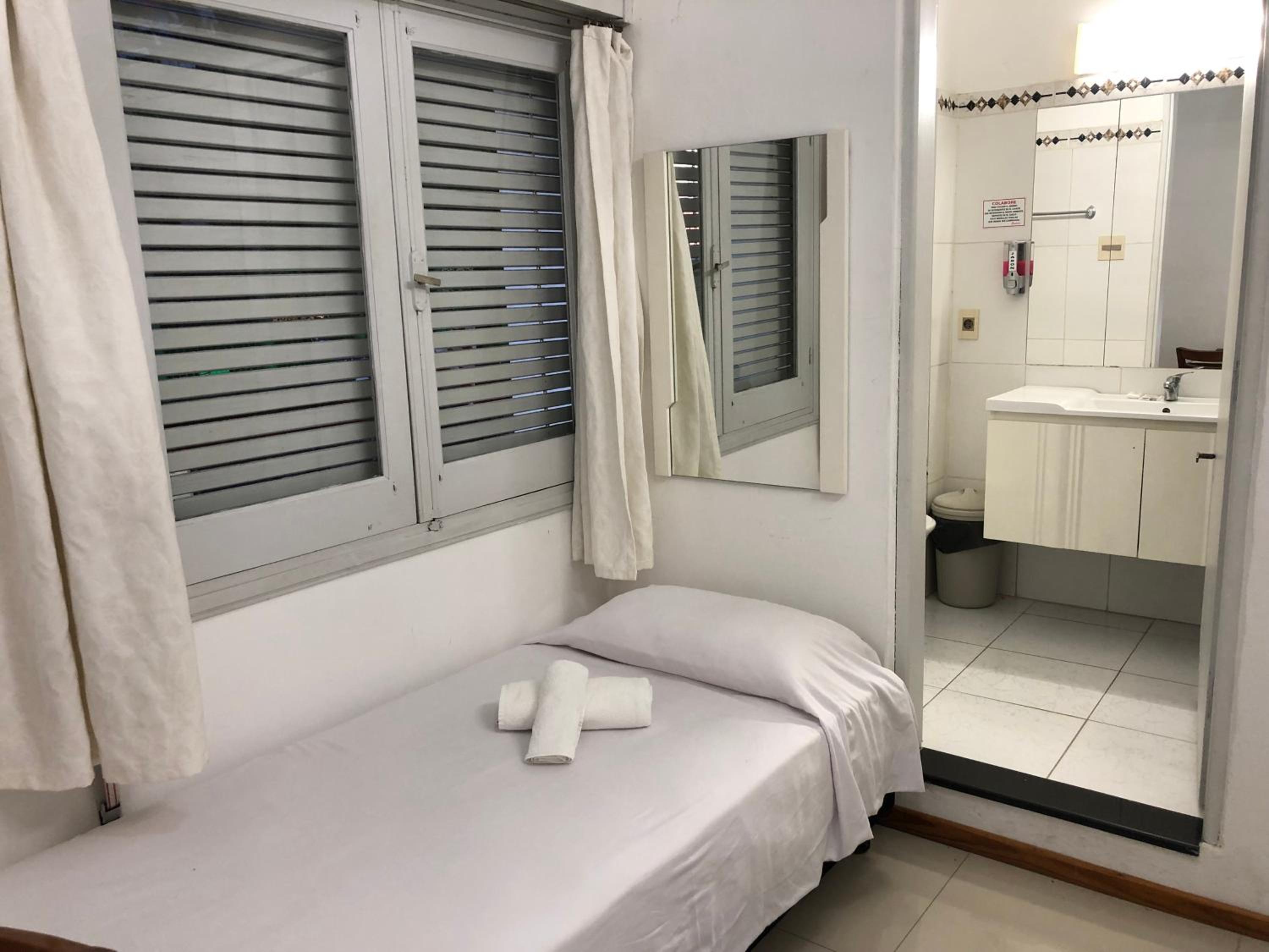 Single Room photo 3