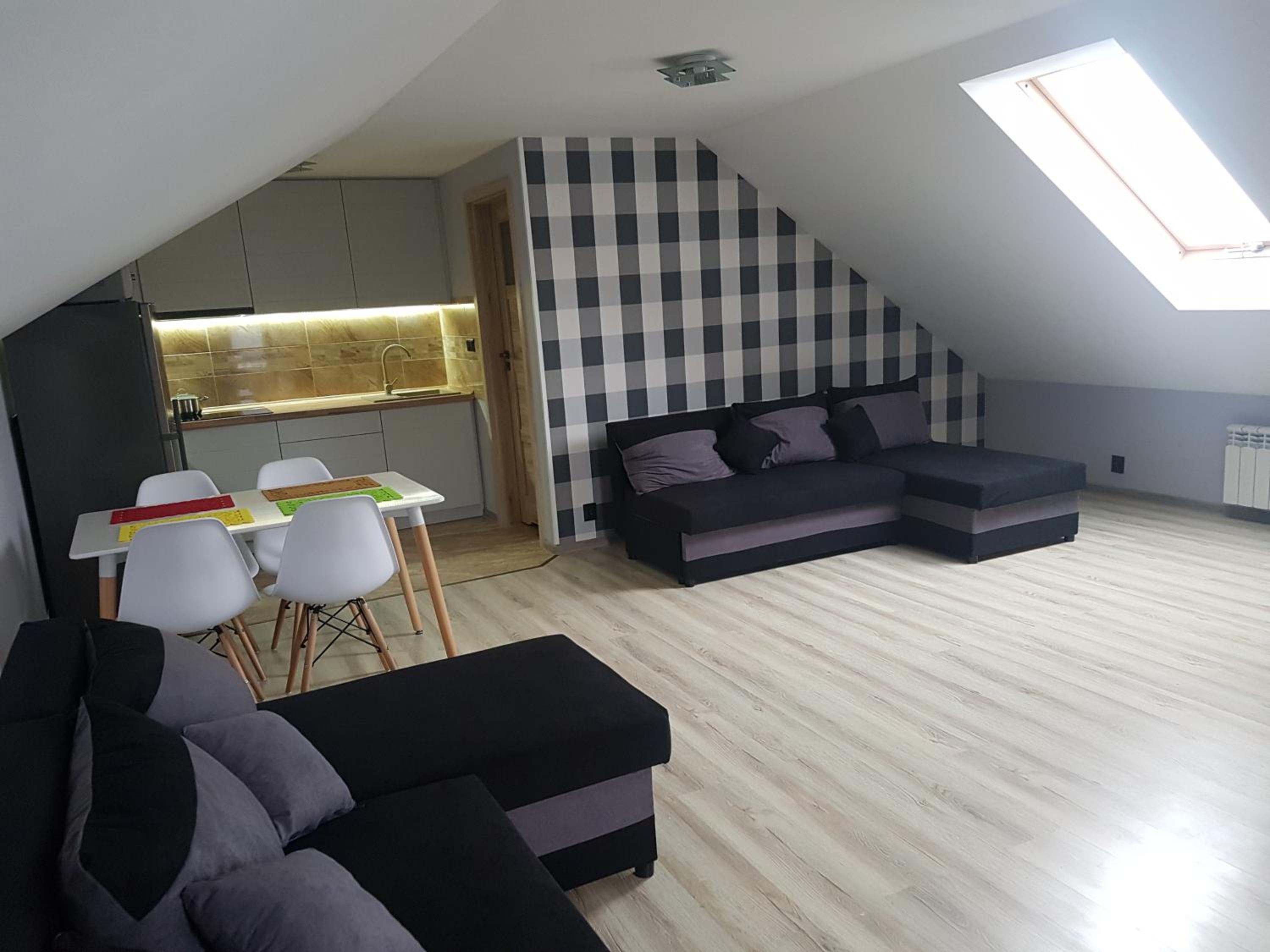 Family Suite with Balcony - Photo 4