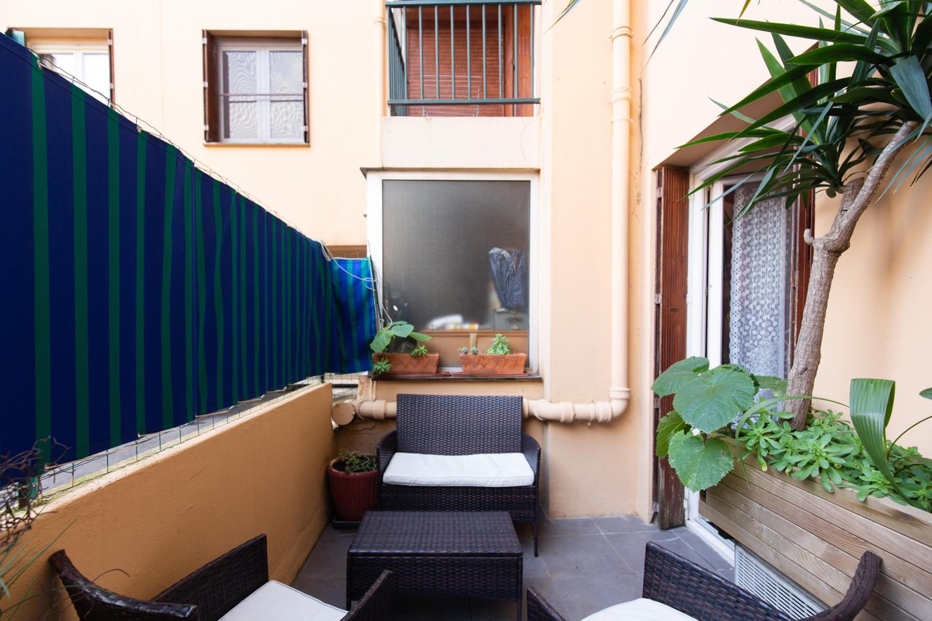 Studio Apartment photo 3
