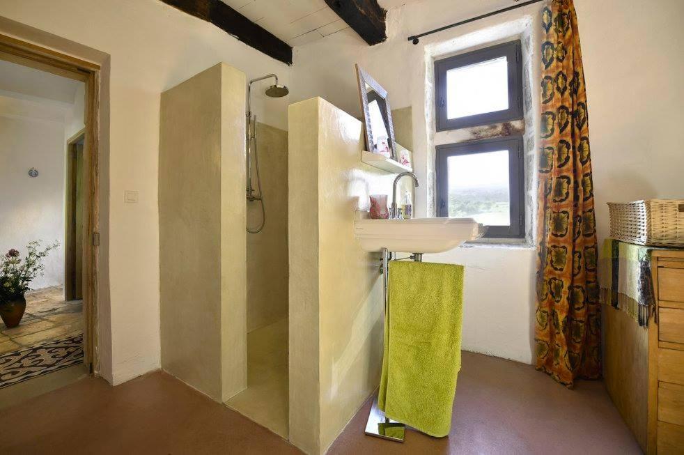 Deluxe Double Room with Shower photo 2