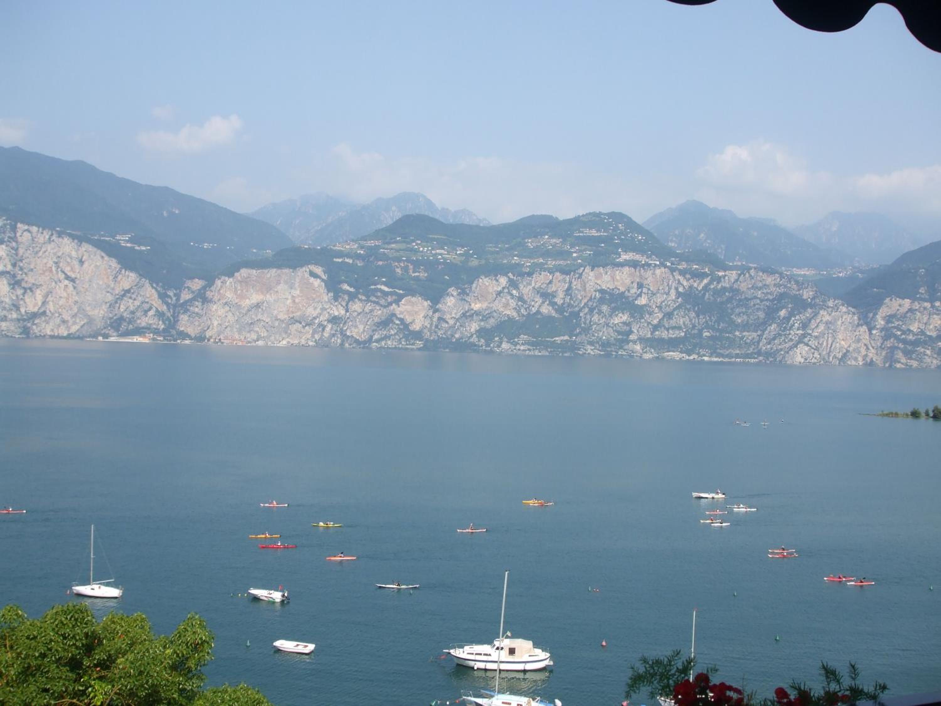 Double Room With Balcony Lake View photo 3