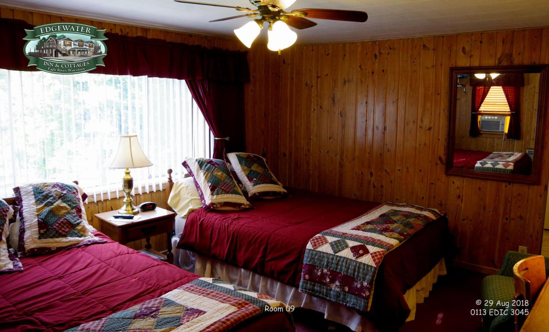 Queen Room photo 2